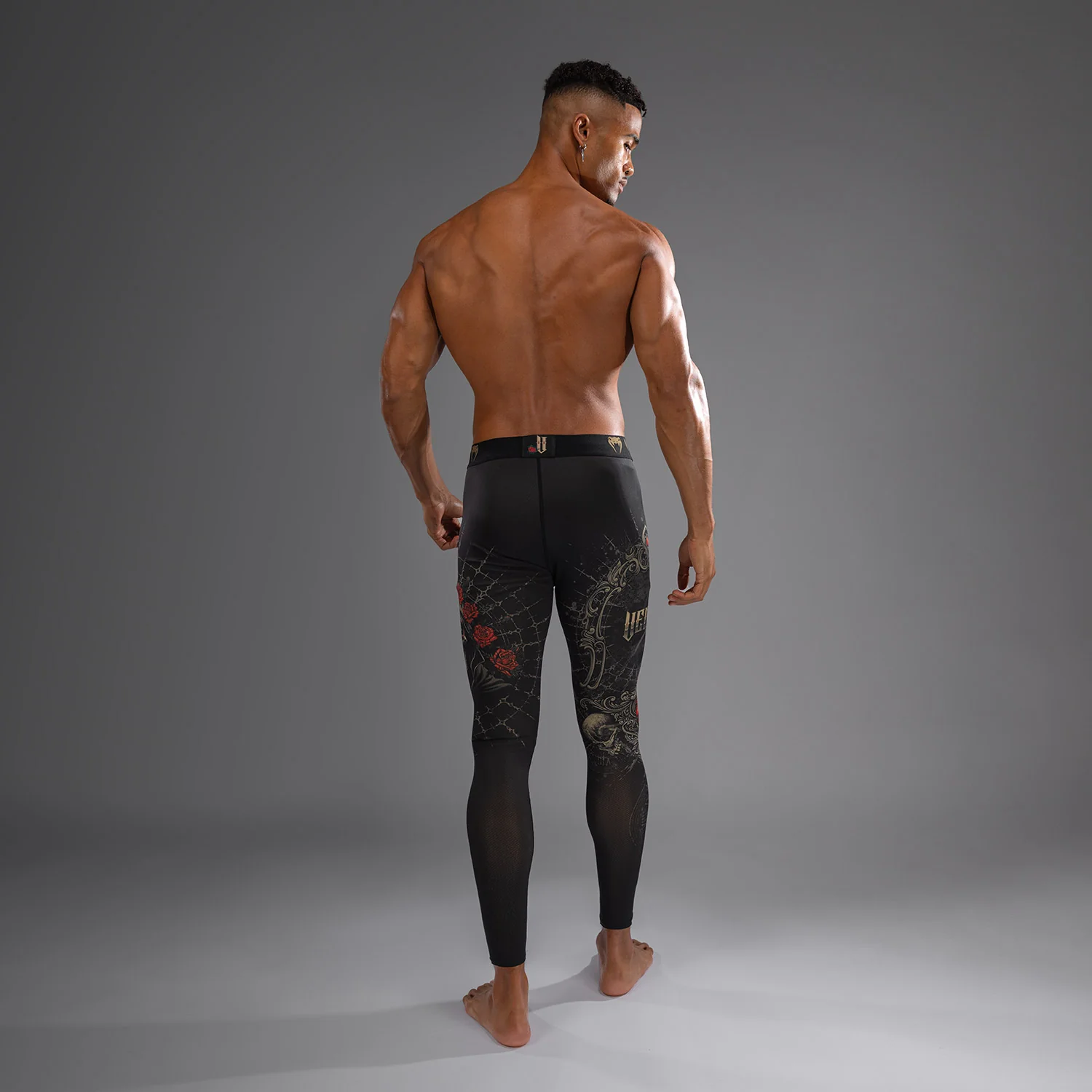 Venum Santa Muerte 5.0 Spats para Hombre - Negro Profundo/Oro - Image 4