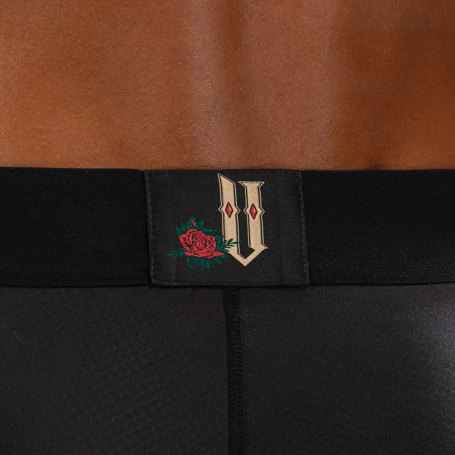 Venum Santa Muerte 5.0 Spats para Hombre - Negro Profundo/Oro - Image 8