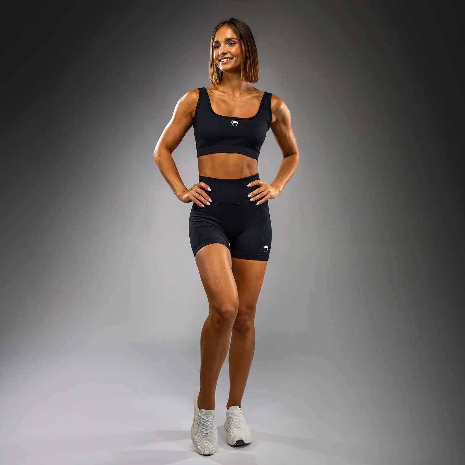 Venum Sculpt Sujetador Deportivo Largo – Negro/Blanco - Image 7