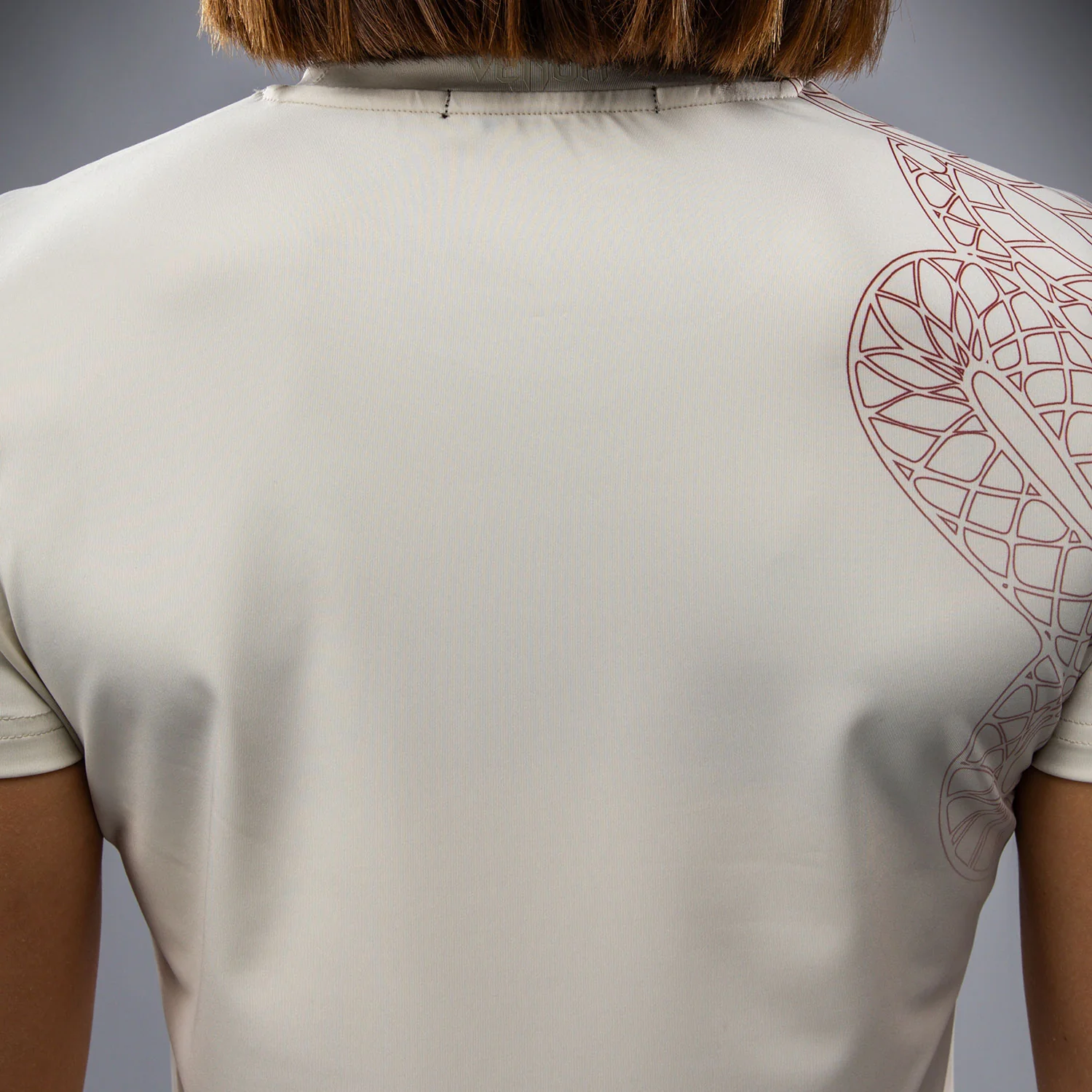 Venum Serpenti Camiseta Dry-Tech para Mujer – Marfil/Burdeos - Image 6