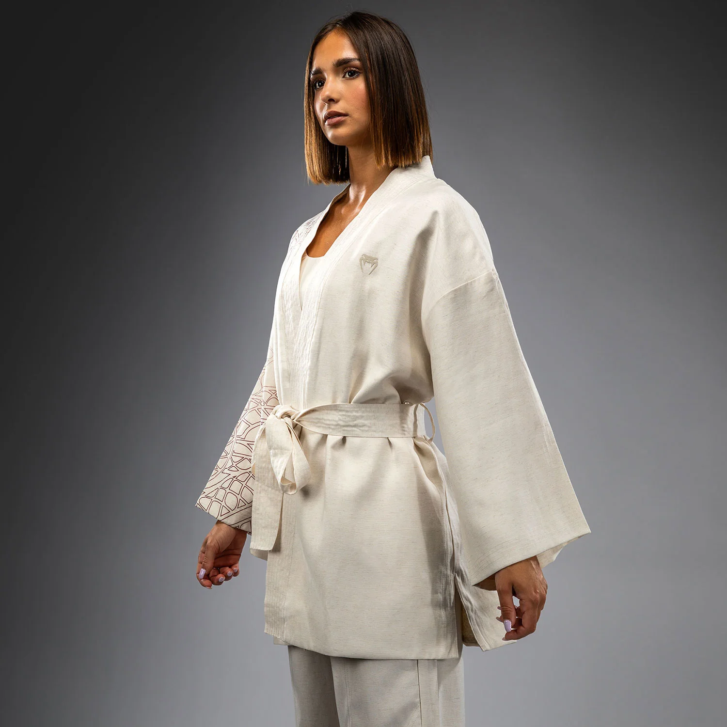 Venum Serpenti Chaqueta Mujer – Marfil/Burdeos - Image 3