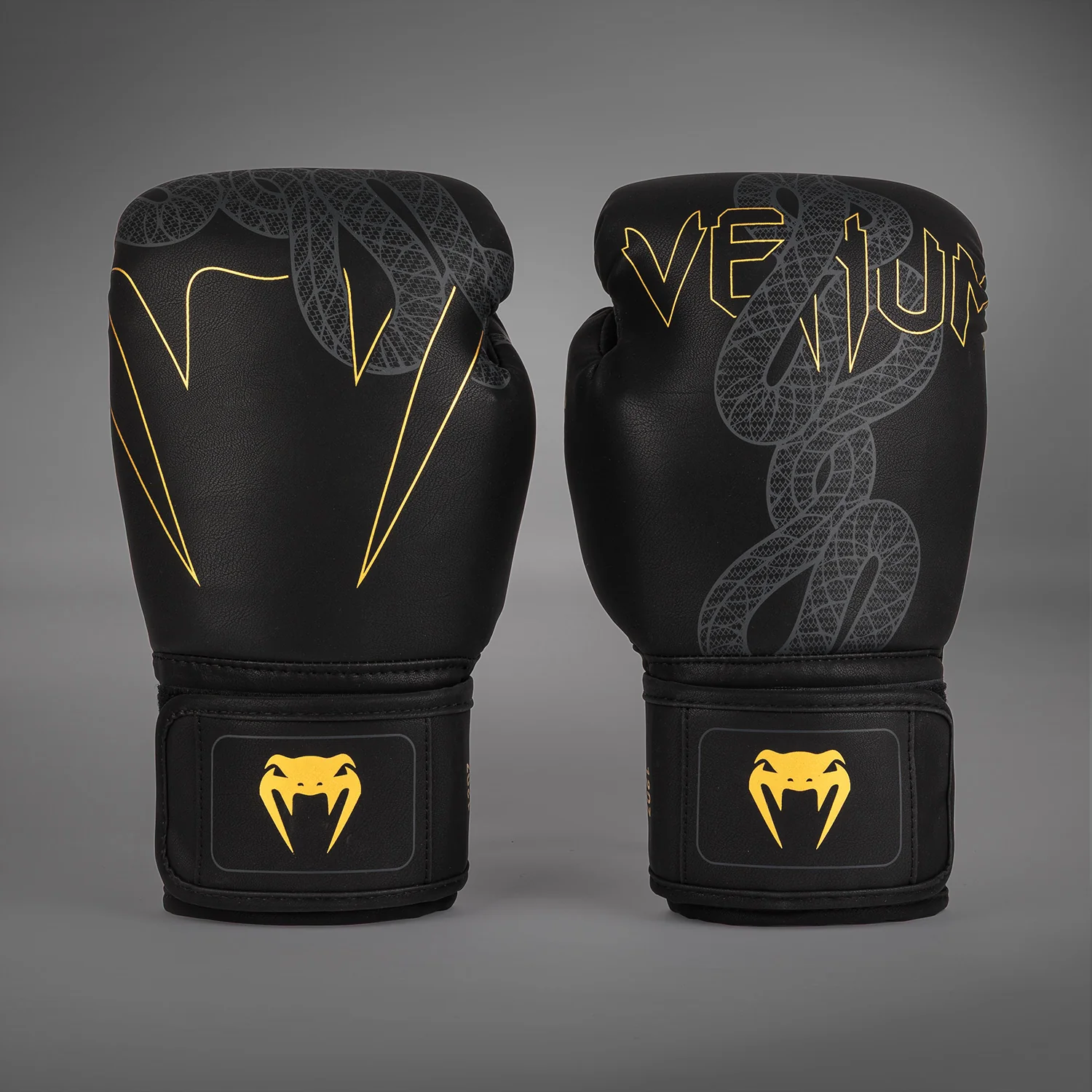 Venum Serpenti Guantes de Boxeo – Negro/Plateado/Dorado - Image 2