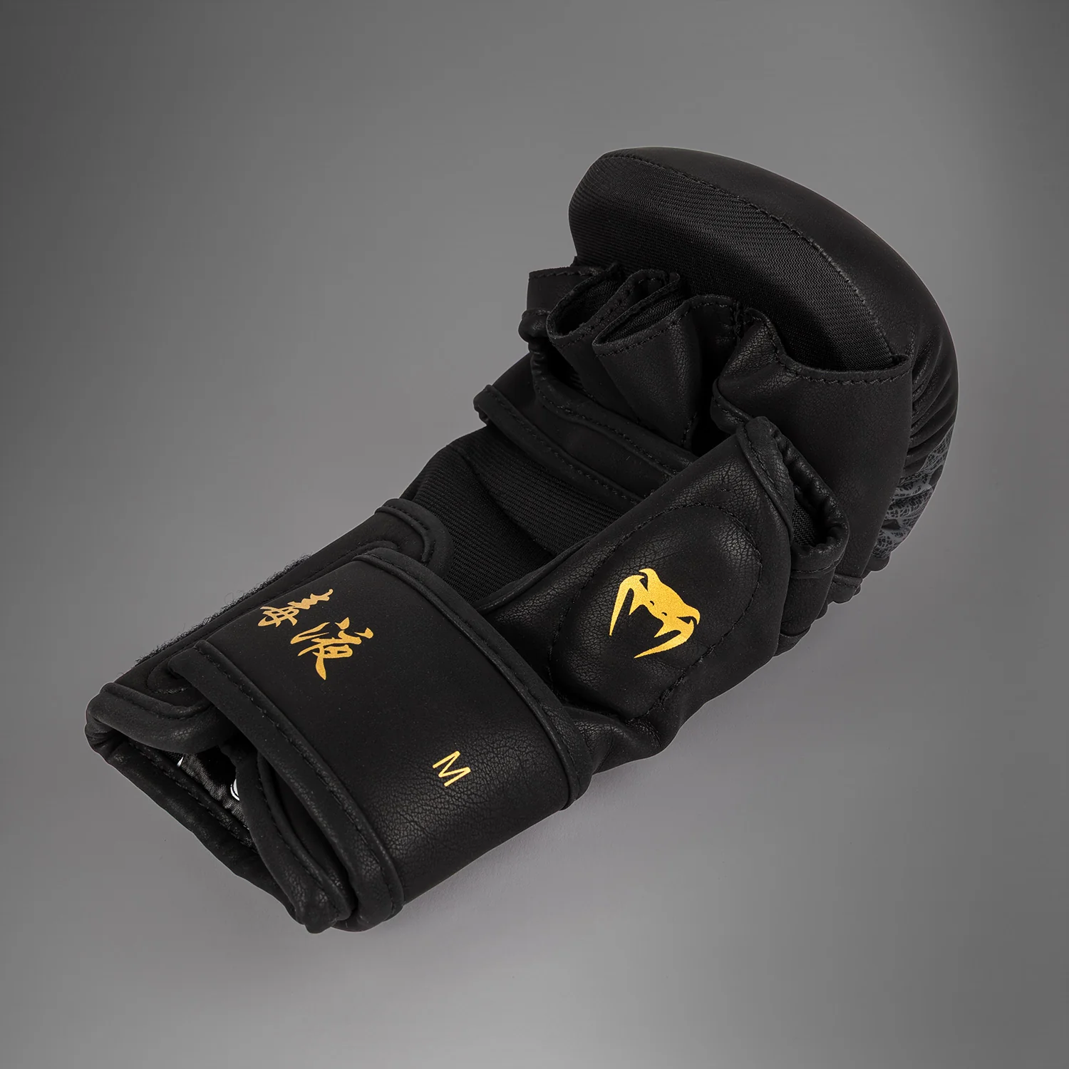 Venum Serpenti Guantes de sparring - Negro/Plateado/Dorado - Image 3