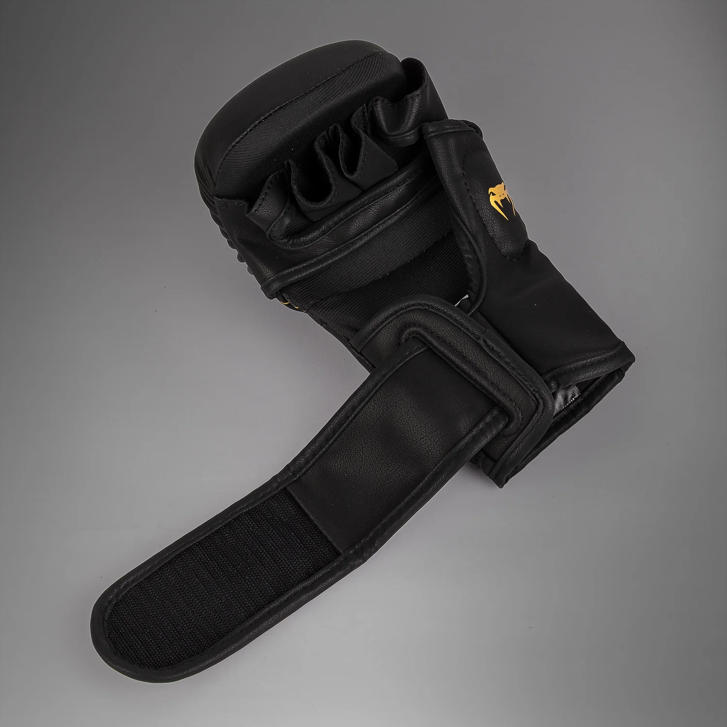 Venum Serpenti Guantes de sparring - Negro/Plateado/Dorado - Image 4