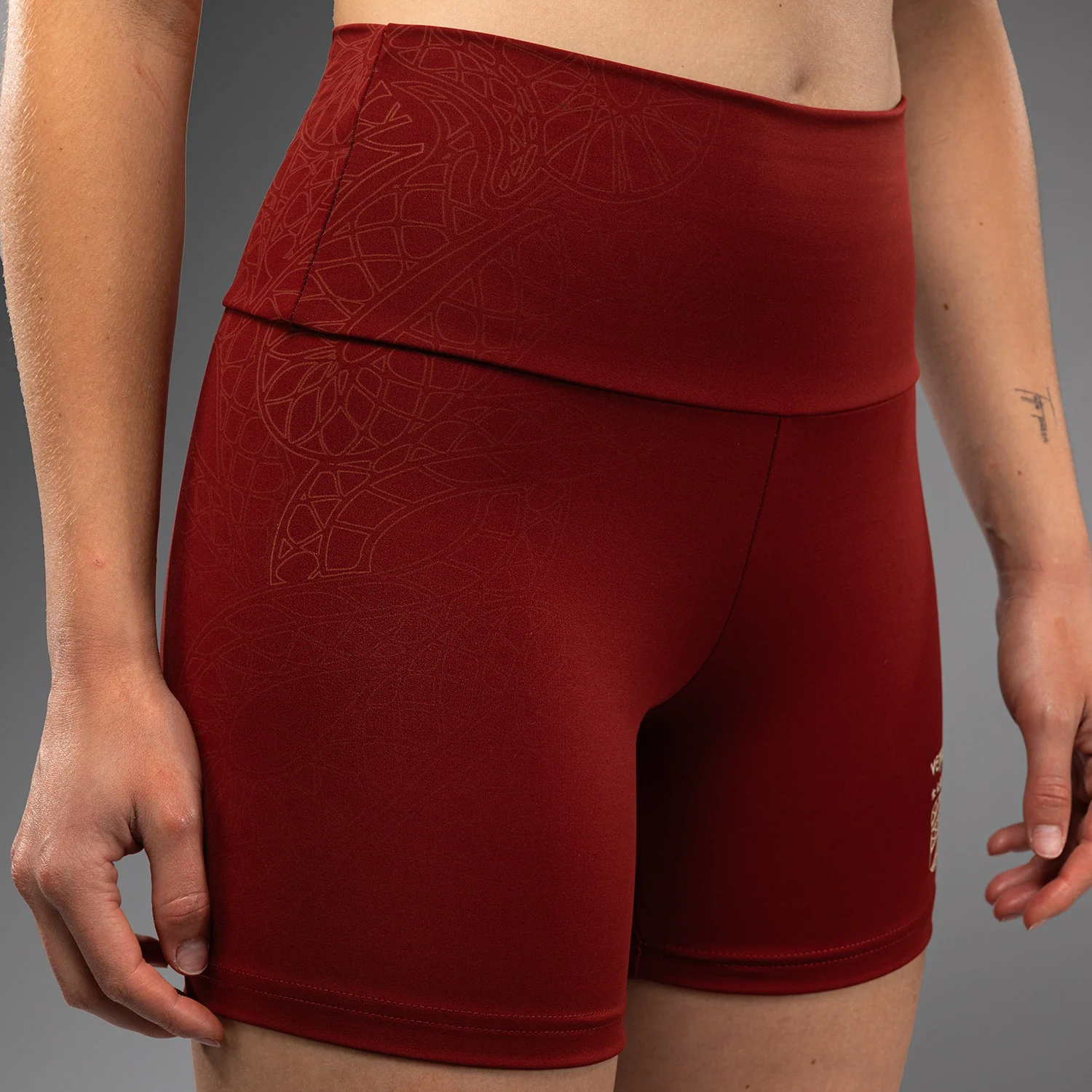Venum Serpenti Pantalones Cortos Vale Tudo Mujer – Burdeos/Marfil - Image 5