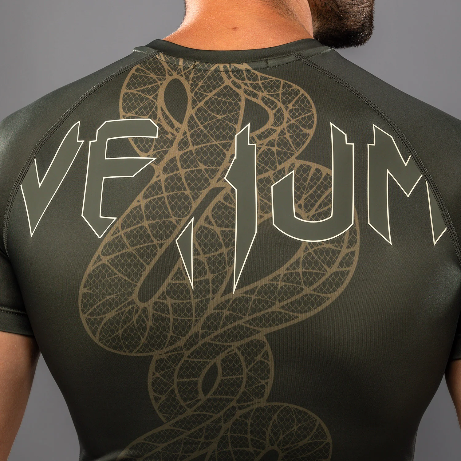 Venum Serpenti Rashguard de Manga Corta – Caqui/Bronce/Marfil - Image 5