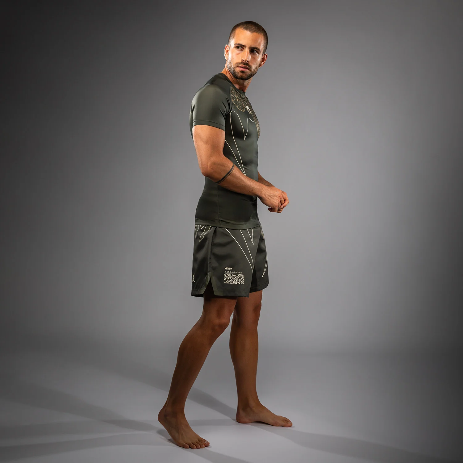 Venum Serpenti Rashguard de Manga Corta – Caqui/Bronce/Marfil - Image 7