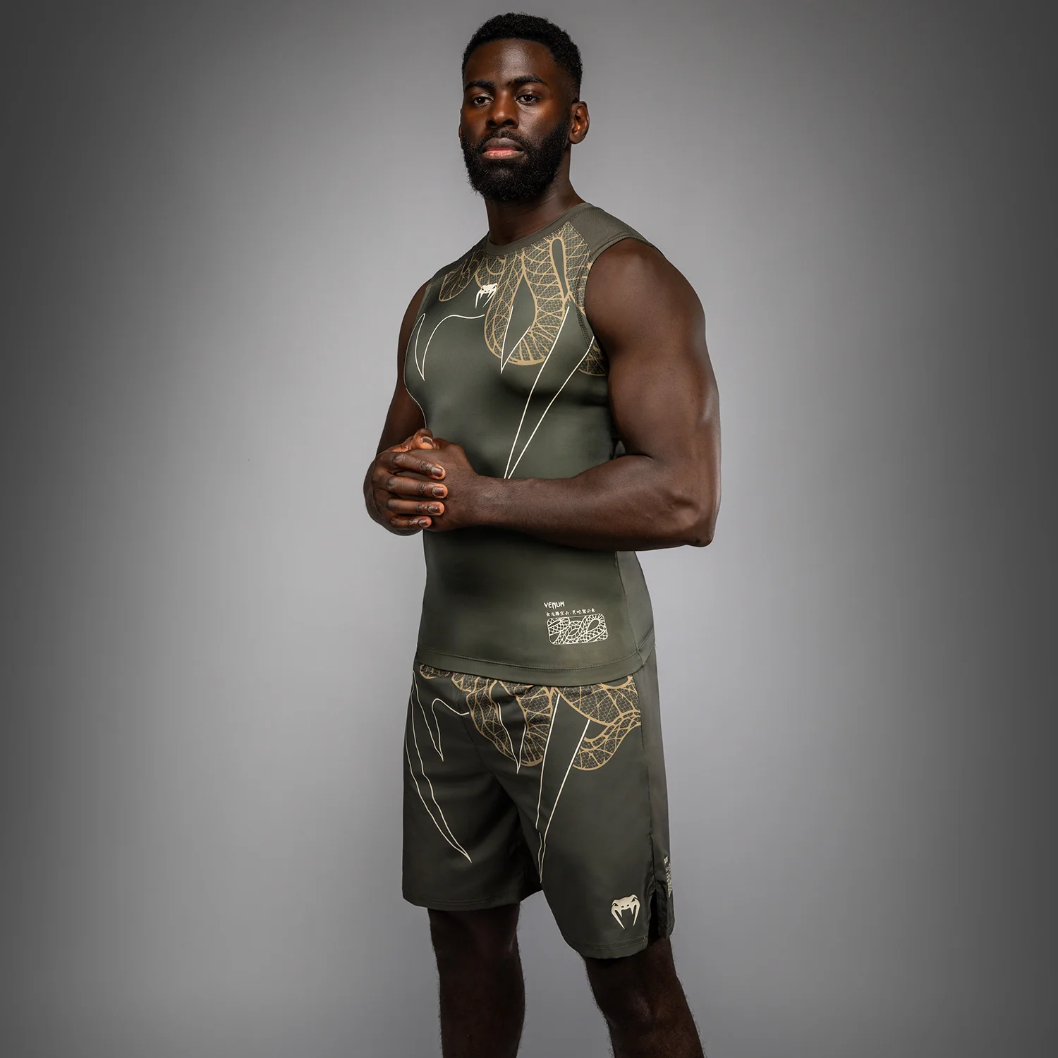 Venum Serpenti Rashguard Sin Mangas – Caqui/Bronce/Marfil - Image 2