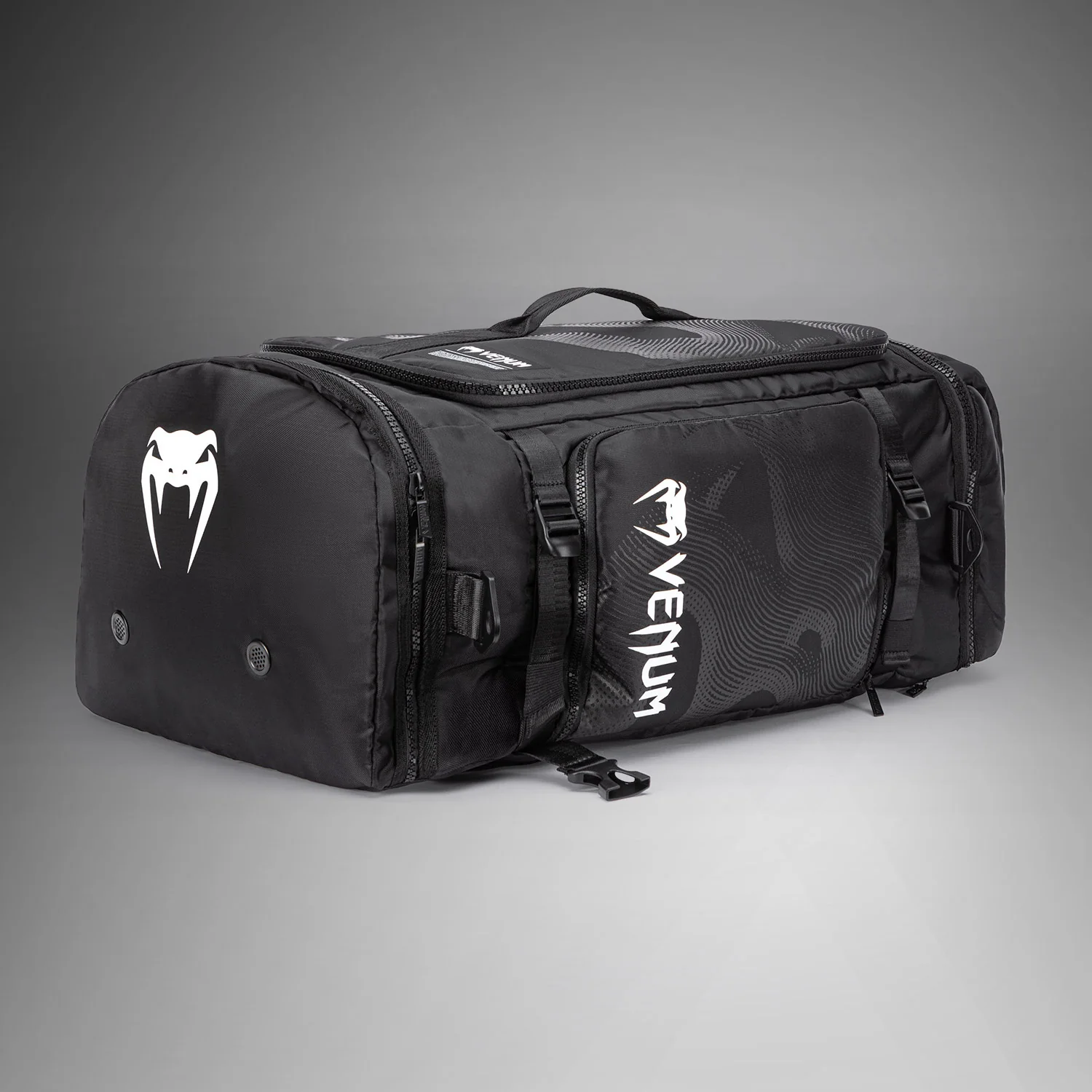 Venum Shockwave Bolsa Deportiva Convertible (60L) - Negro - Image 3
