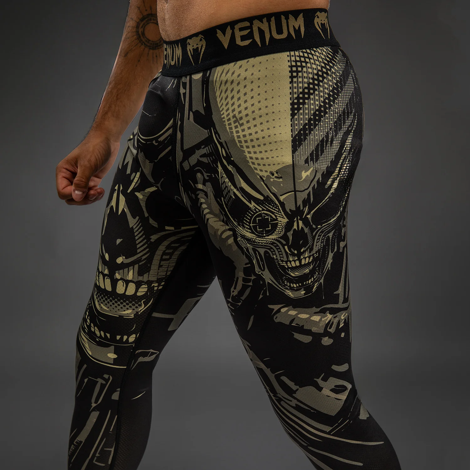Venum Invader Spats - Negro/Sand - Image 6