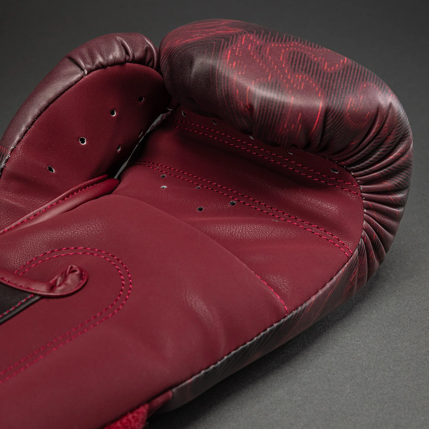 Venum Spectre Guantes de Boxeo – Negro/Rojo - Image 4