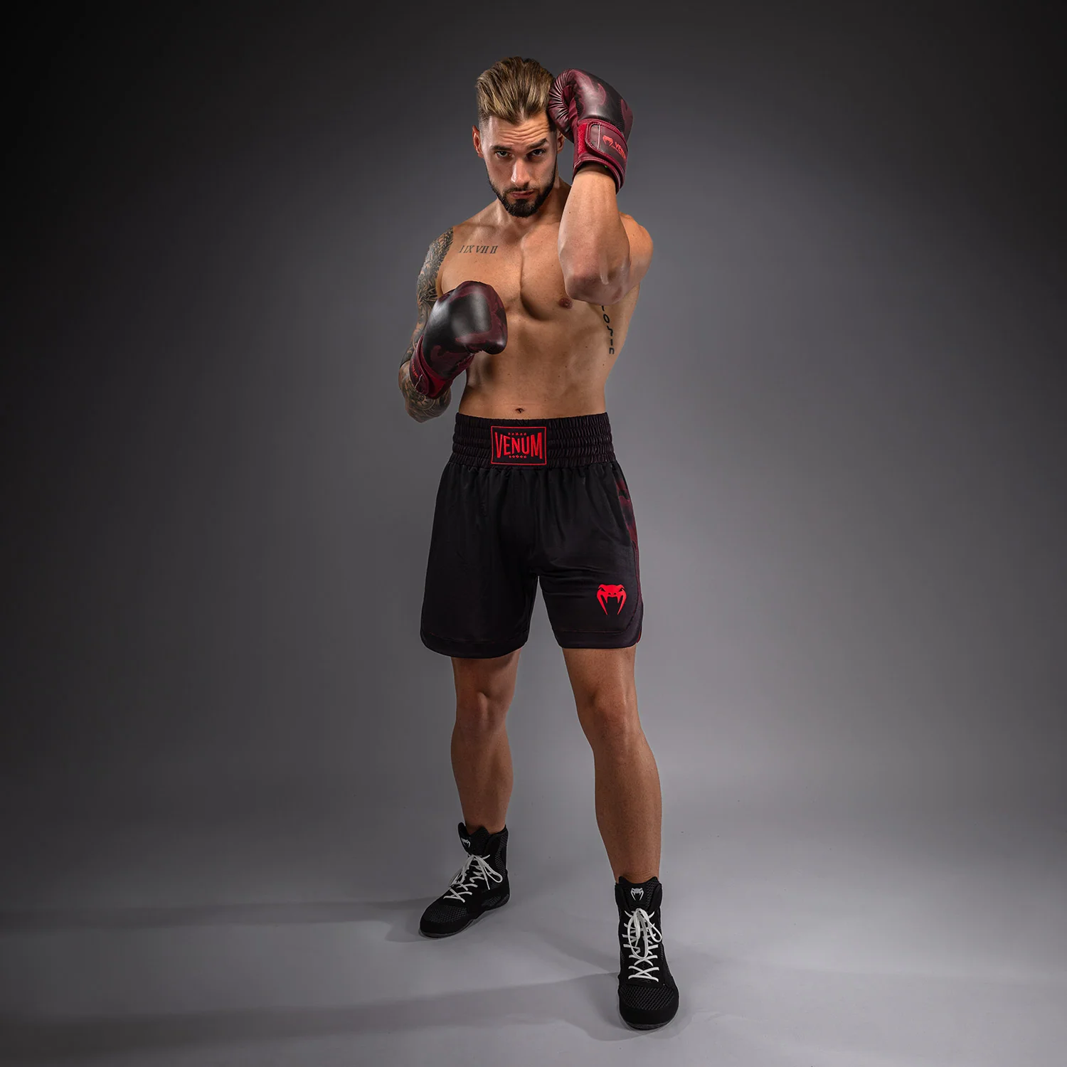 Venum Spectre Pantalón Corto de Boxeo – Negro/Rojo - Image 2