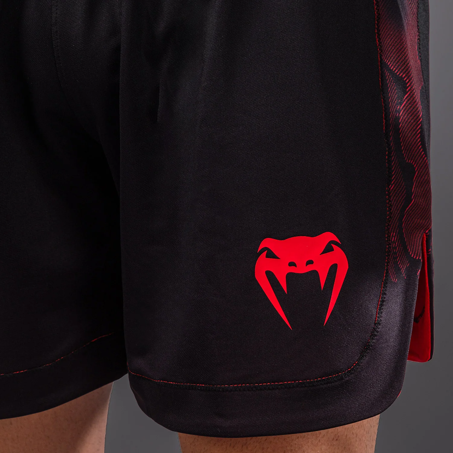 Venum Spectre Pantalón Corto de Boxeo – Negro/Rojo - Image 6