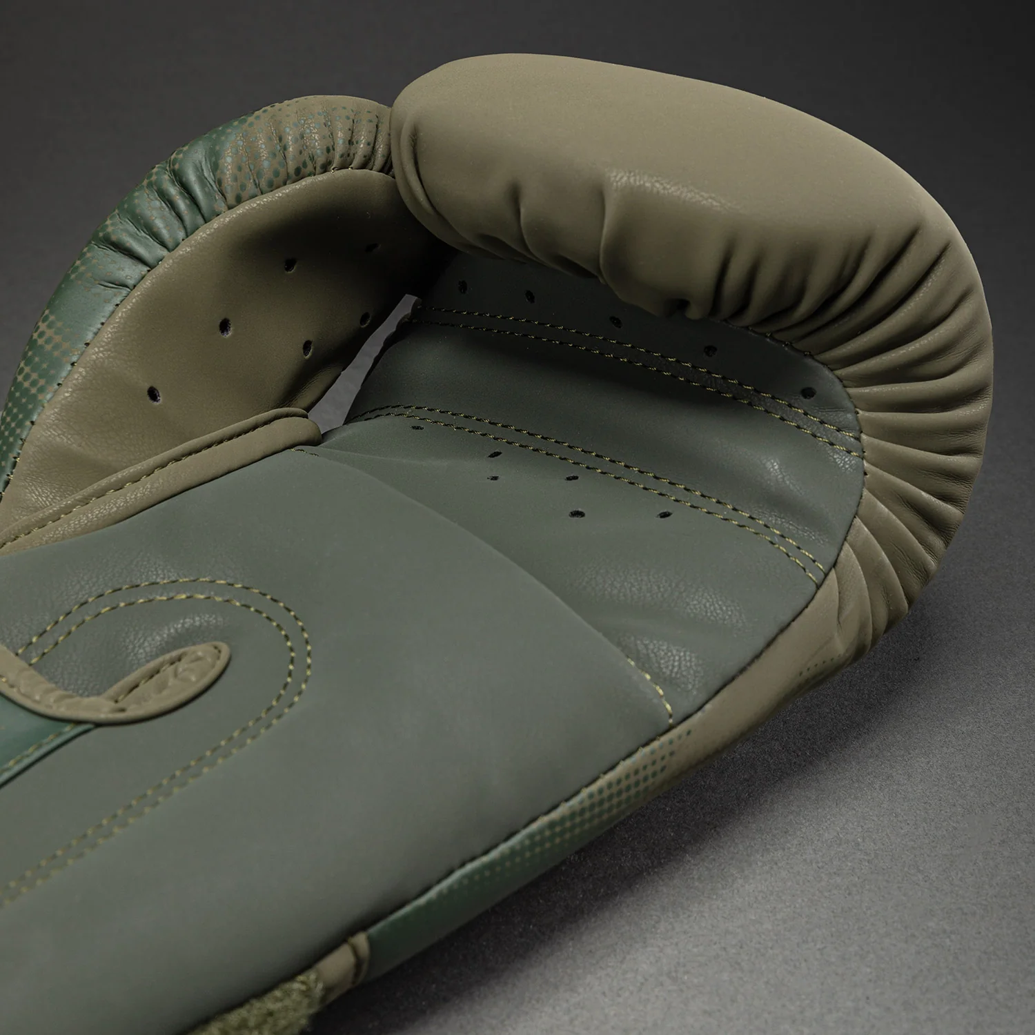 Venum Stealth Guantes de Boxeo – Caqui/Verde Oscuro - Image 3