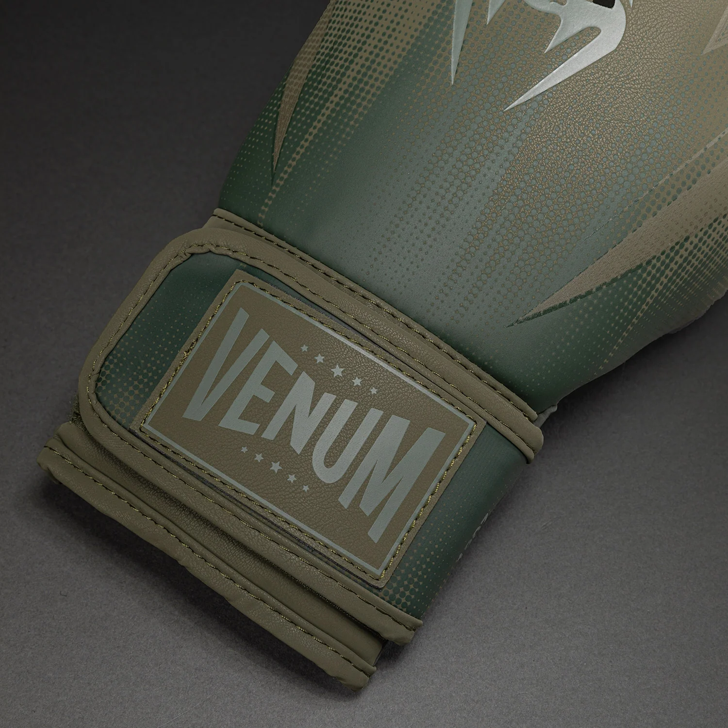 Venum Stealth Guantes de Boxeo – Caqui/Verde Oscuro - Image 4