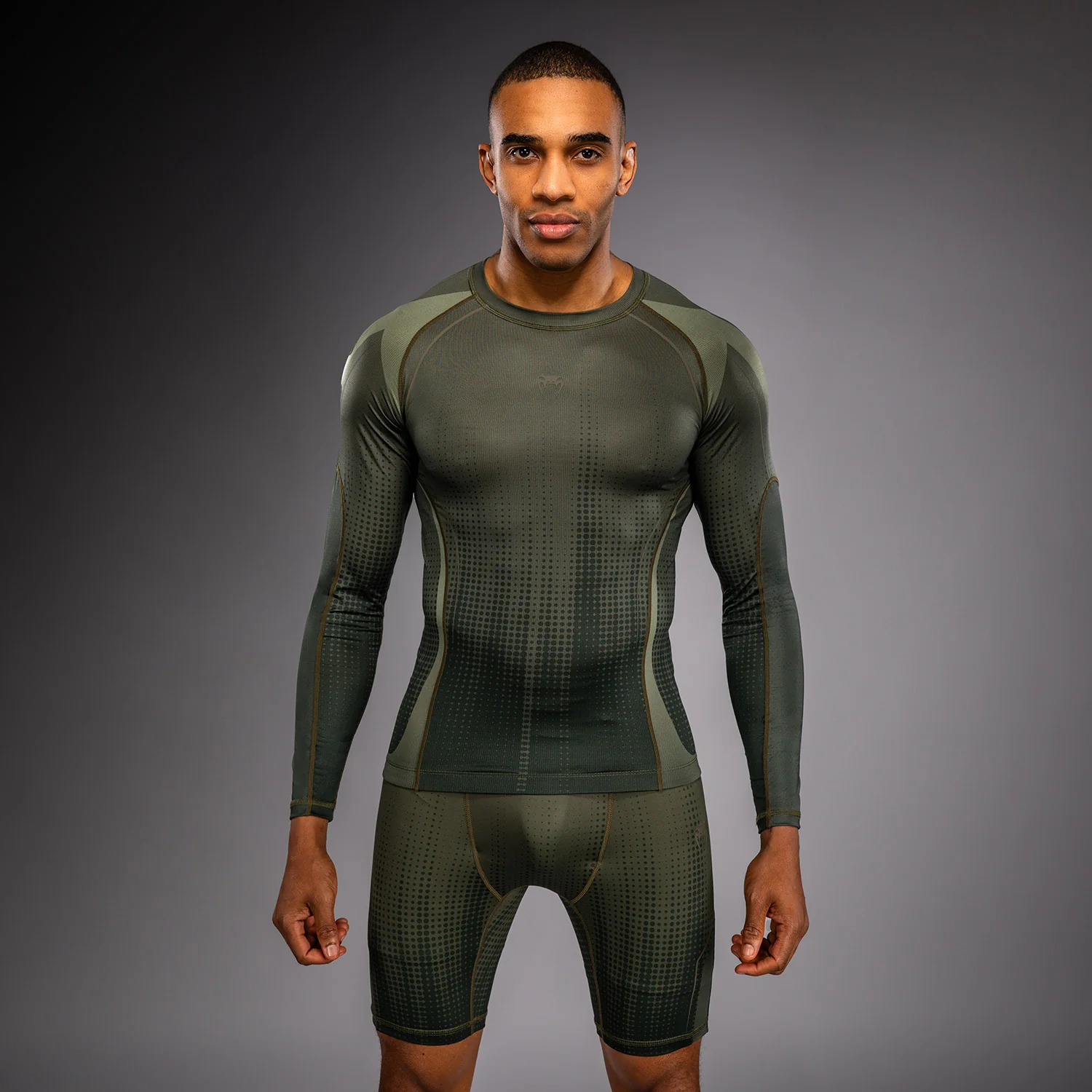 Venum Stealth Rashguard Manga Larga – Caqui/Verde Oscuro
