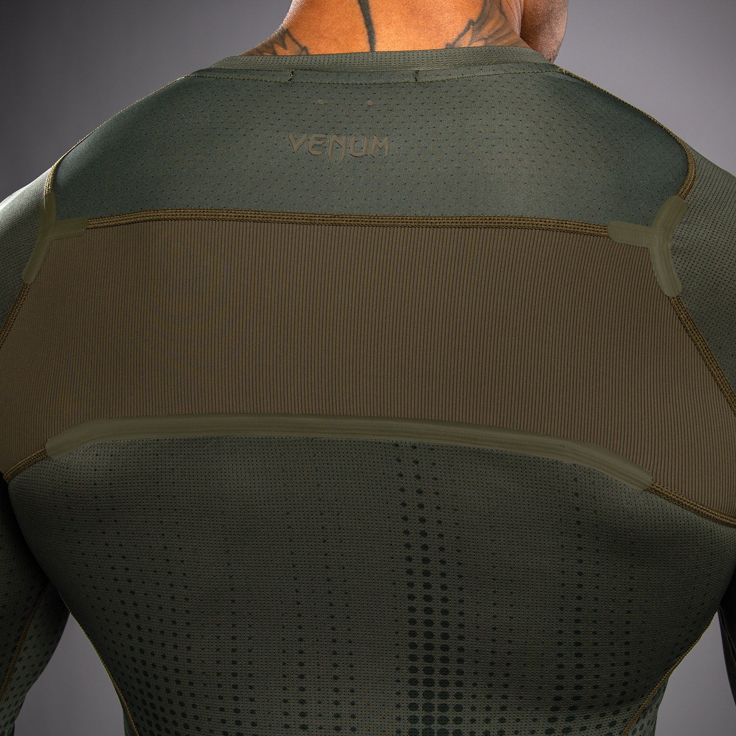 Venum Stealth Rashguard Manga Larga – Caqui/Verde Oscuro - Image 6