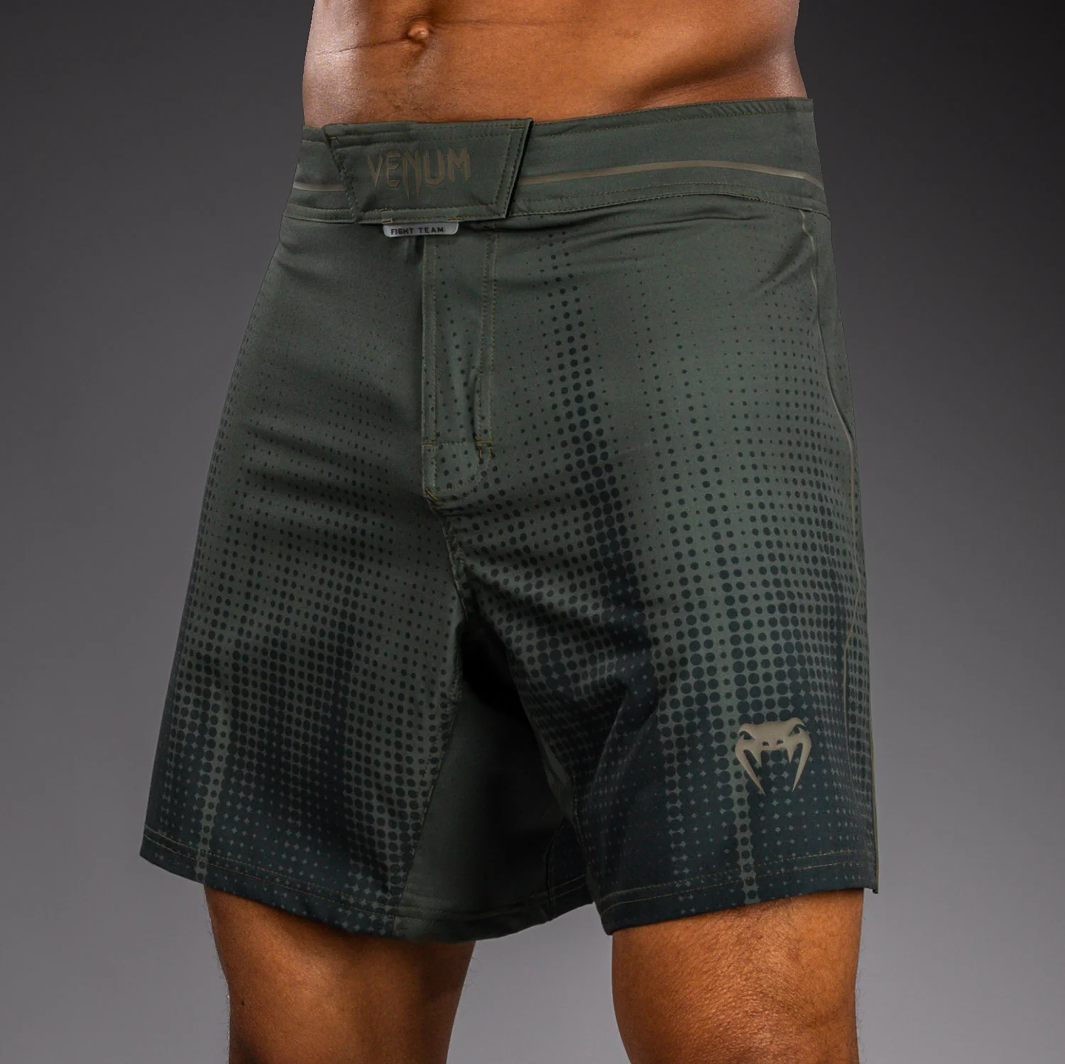 Venum Stealth Short de Combate – Caqui/Verde Oscuro - Image 4