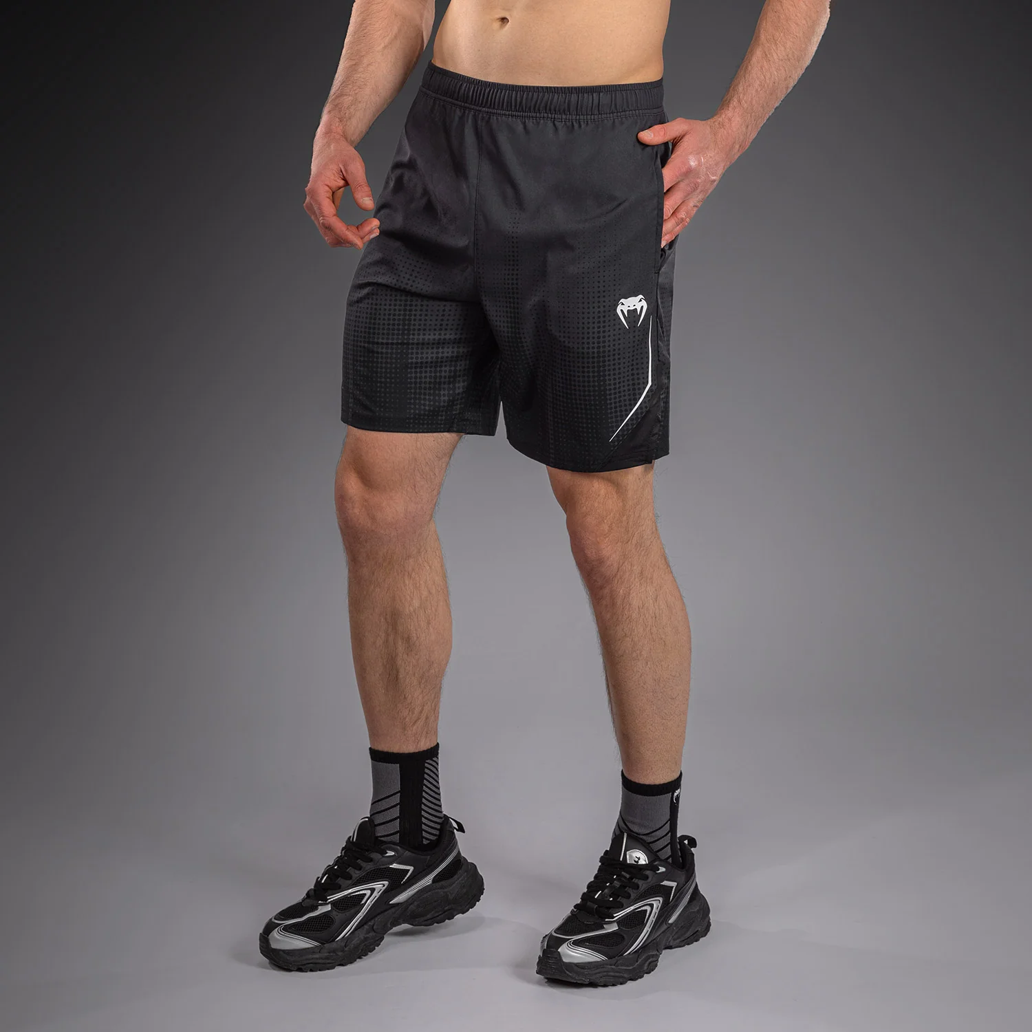 Venum Stealth Short de Entrenamiento – Negro/Blanco - Image 2