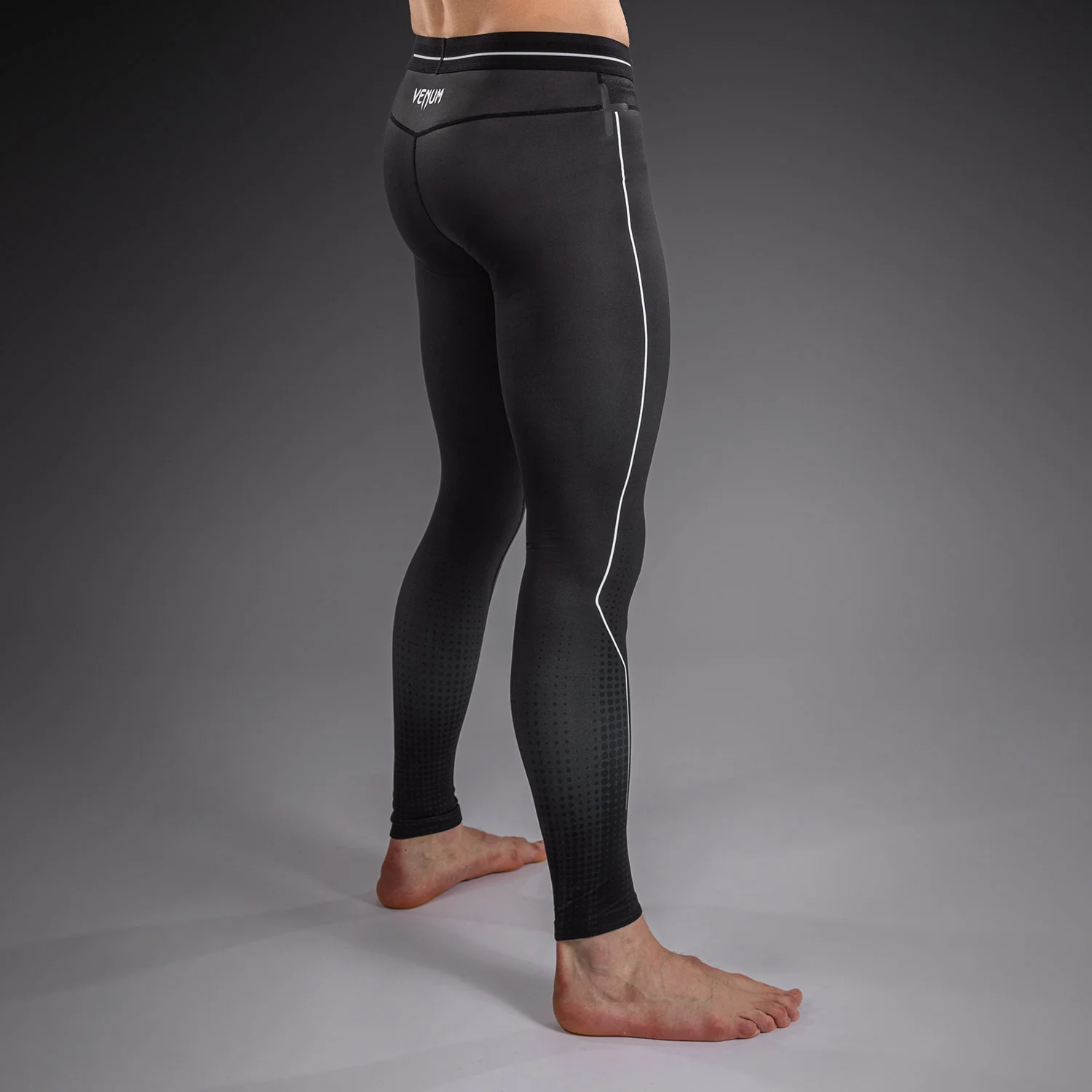 Venum Stealth Spats – Negro/Blanco - Image 5