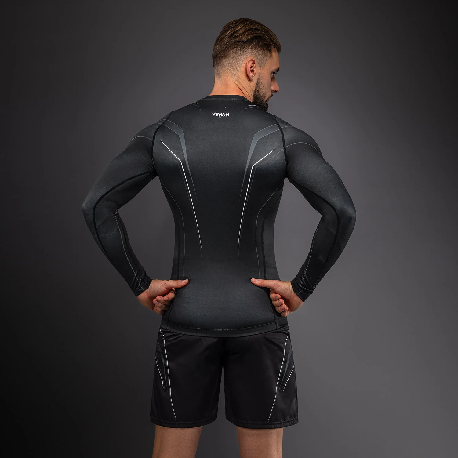 Venum Streamline Rashguard Manga Larga – Negro/Blanco - Image 5