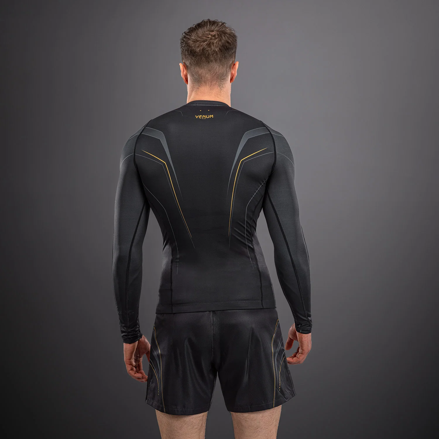 Venum Streamline Rashguard Manga Larga – Negro/Oro - Image 5