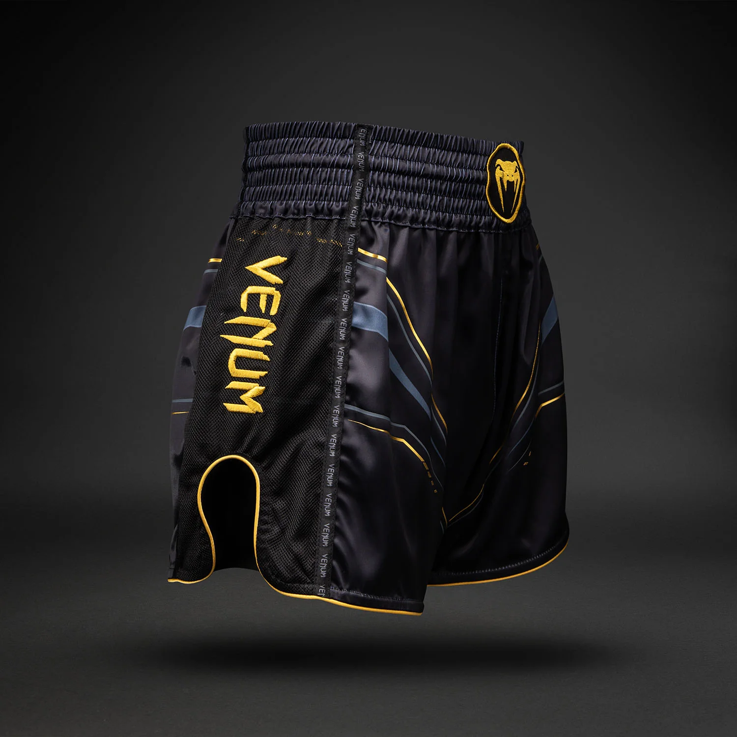 Venum Streamline Short de Muay Thai – Negro/Oro - Image 3