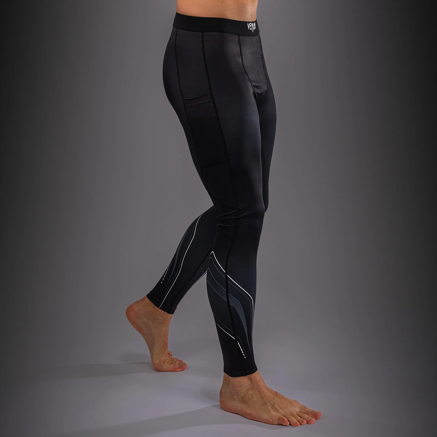 Venum Streamline Spats – Negro/Blanco - Image 4