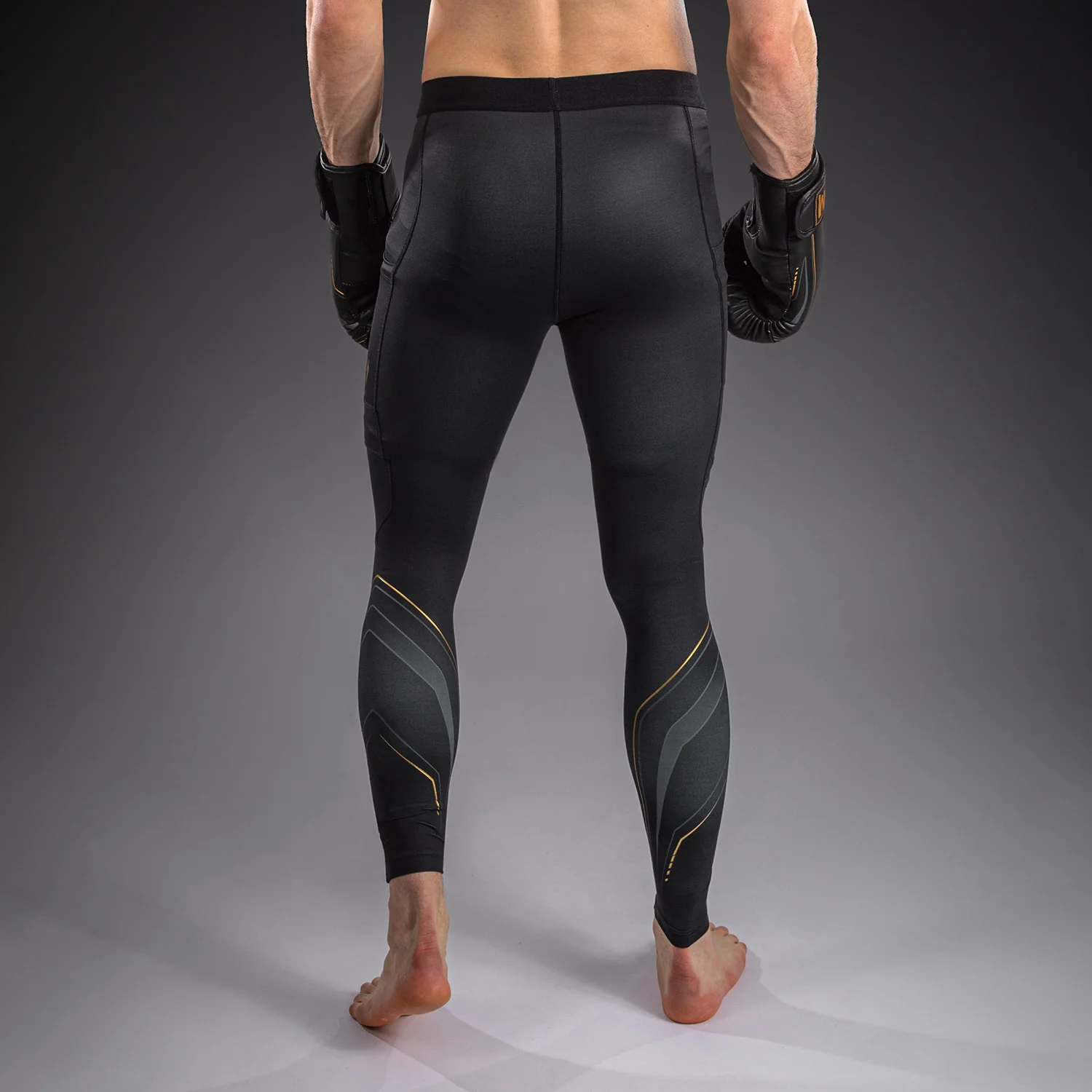 Venum Streamline Spats – Negro/Oro - Image 4