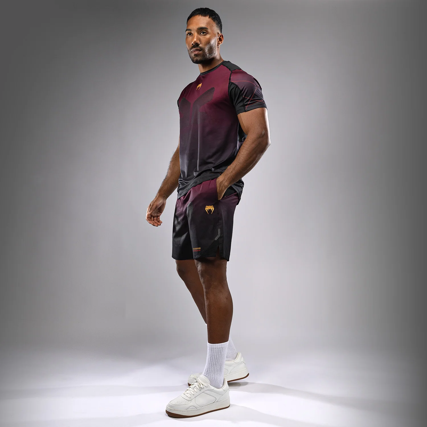 Venum Tactical XT Camiseta Dry Tech Hombre - Negra/Burdeos/Oro - Image 3