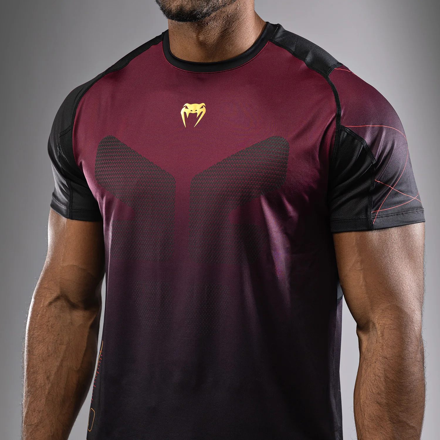 Venum Tactical XT Camiseta Dry Tech Hombre - Negra/Burdeos/Oro - Image 7