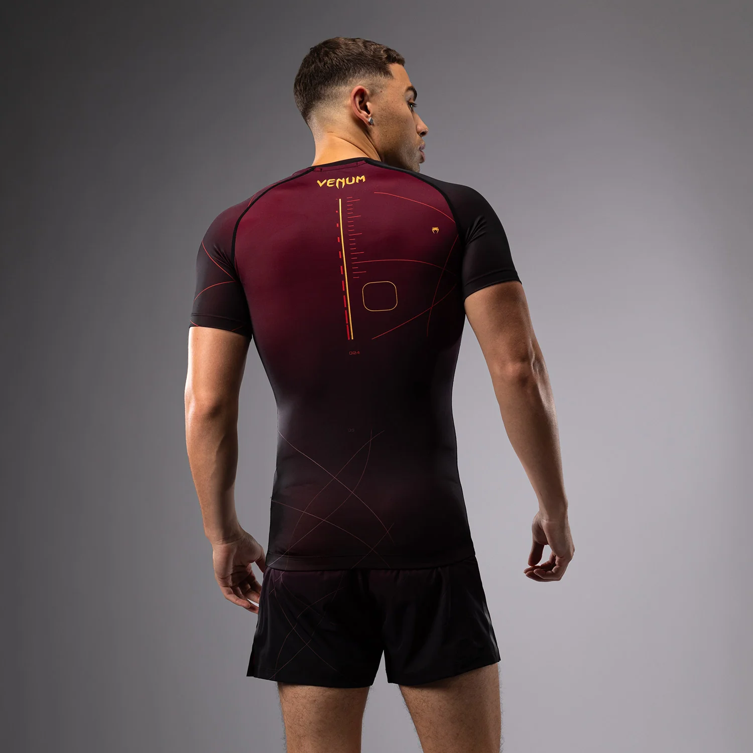 Venum Tactical XT Lycra de manga corta para hombre - Negra/Burdeos/Oro - Image 2