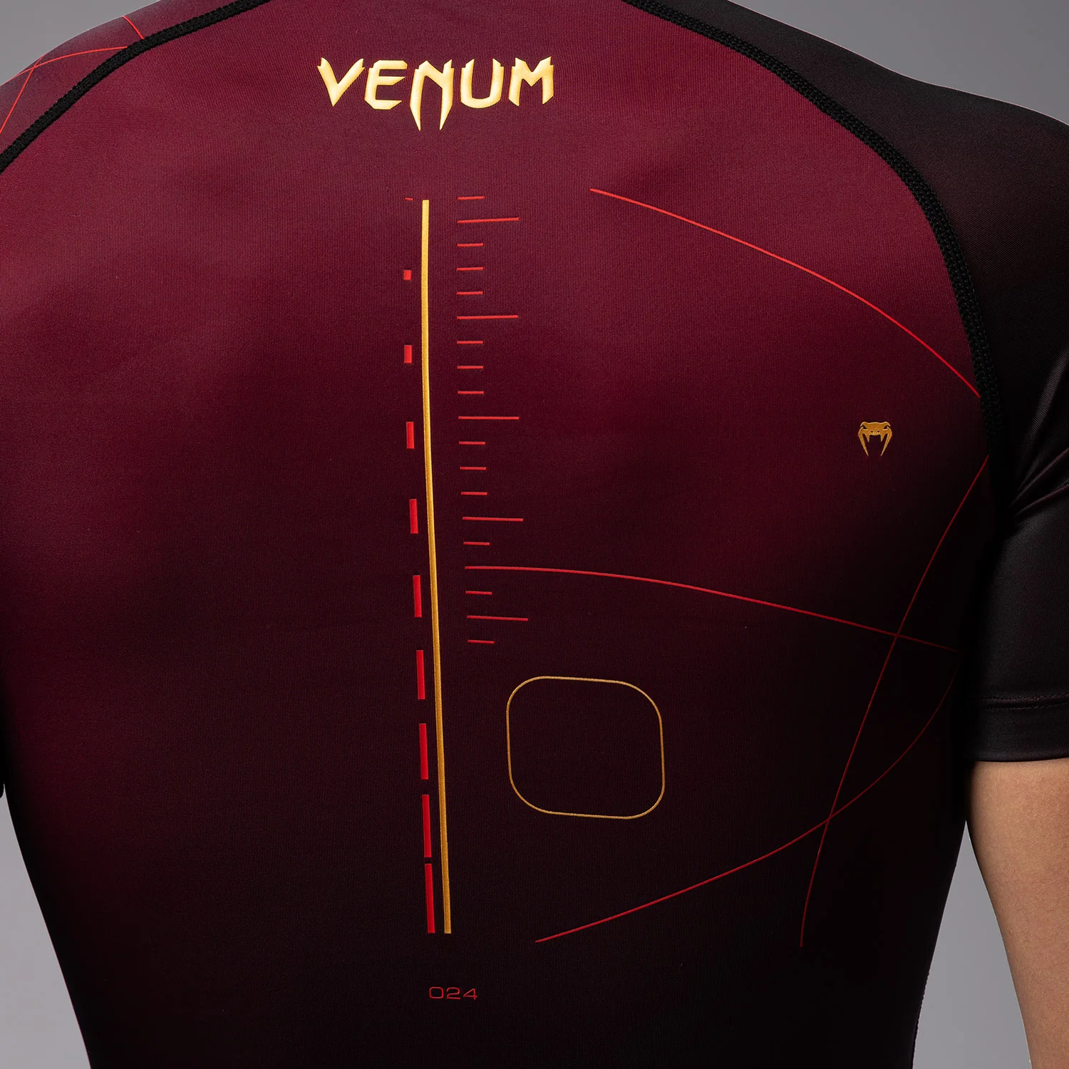 Venum Tactical XT Lycra de manga corta para hombre - Negra/Burdeos/Oro - Image 6