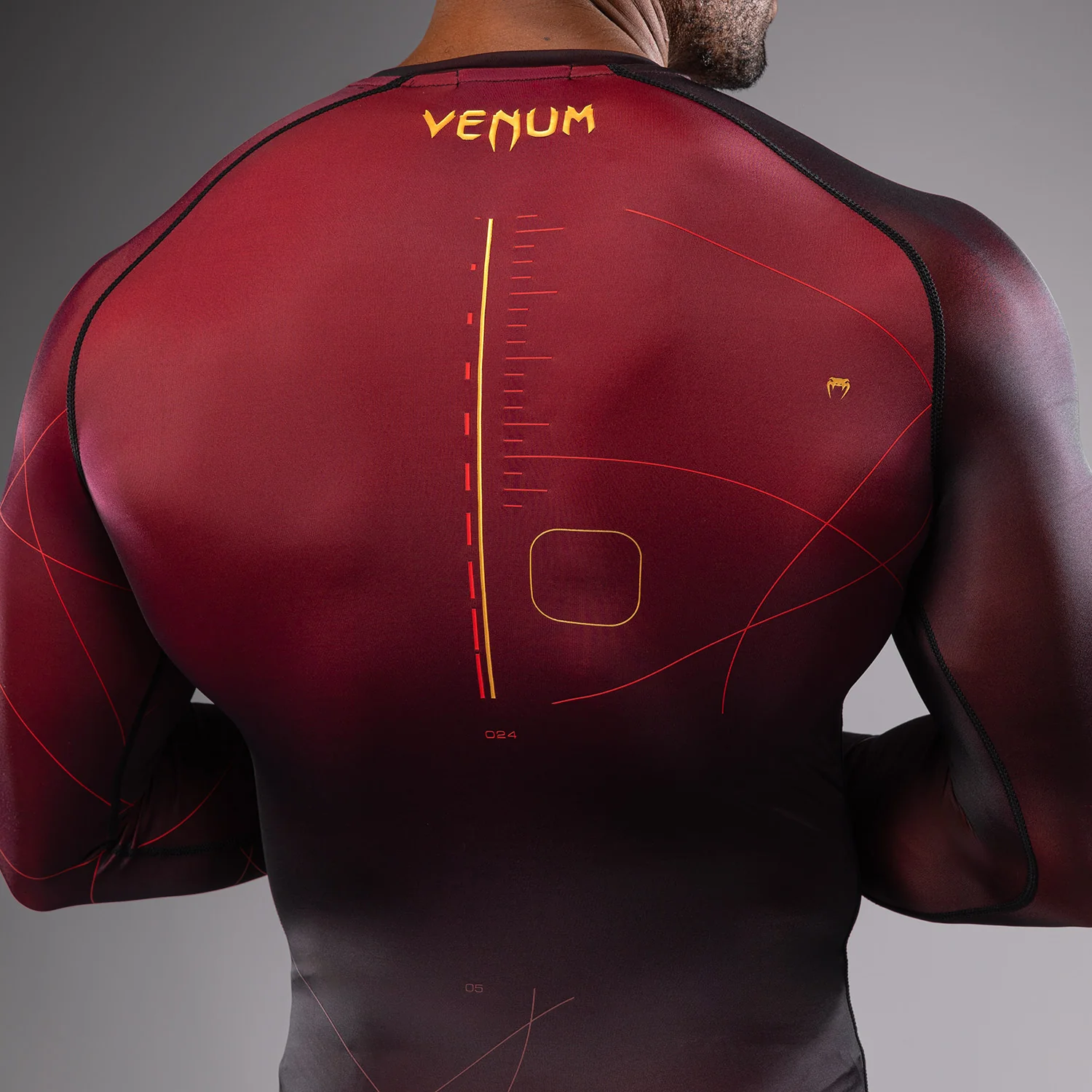 Venum Tactical XT Lycra de manga larga para hombre - Negra/Burdeos/Oro - Image 4