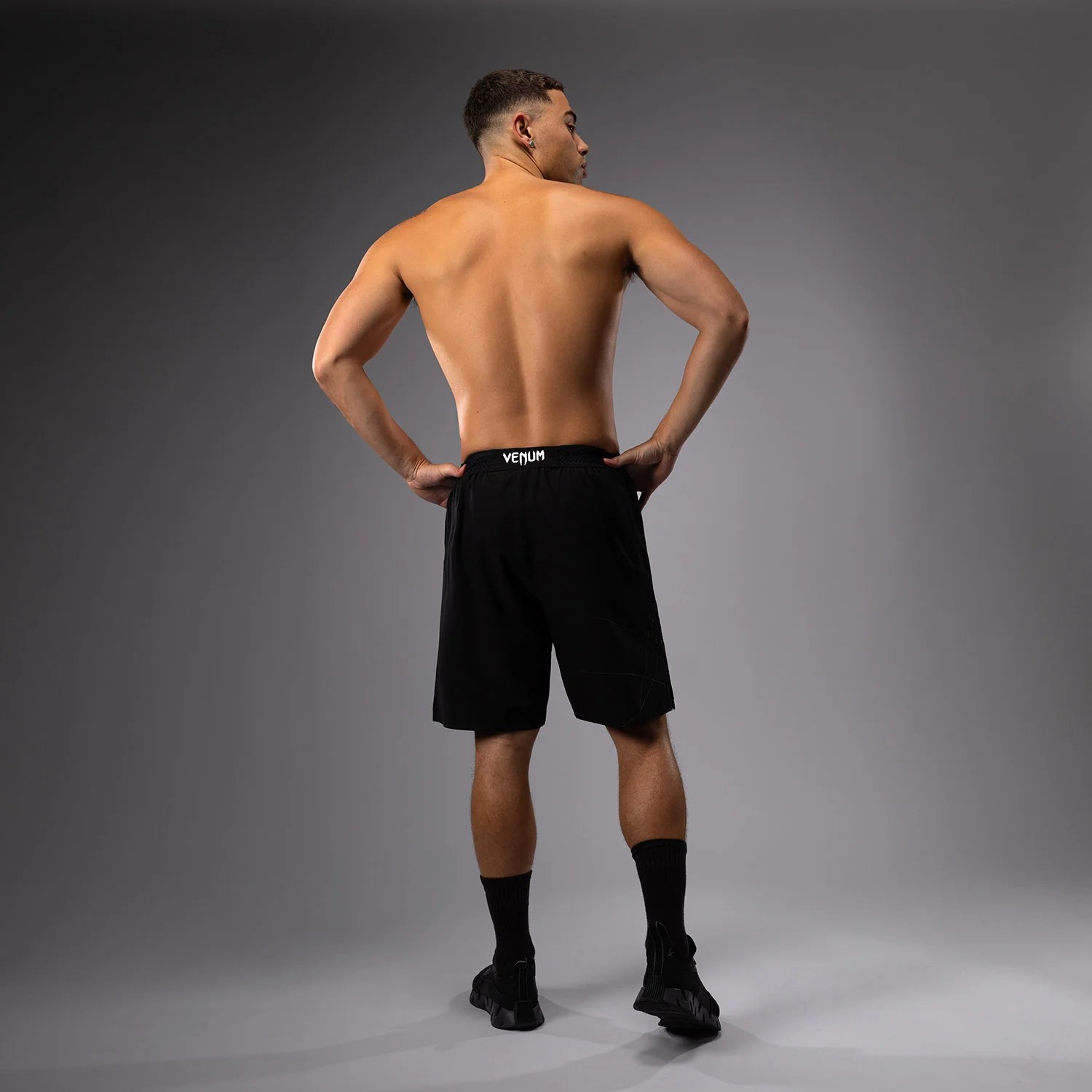 Venum Tactical XT  Pantalón Corto de Entrenamiento Hombre - Negro/Rojo Fuego - Image 4