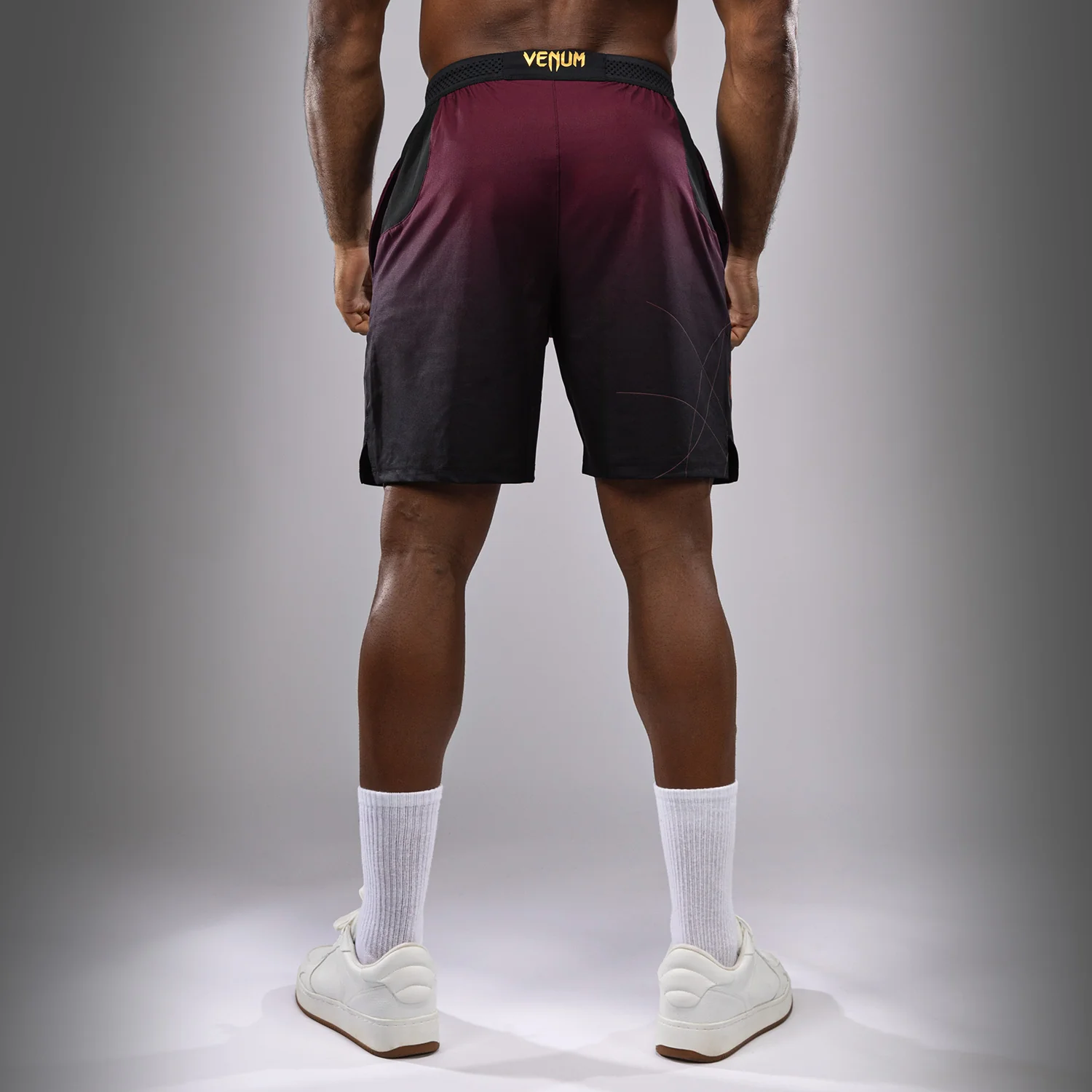 Venum Tactical XT Pantalón Corto de Entrenamiento - Negro/Burdeos/Oro - Image 2
