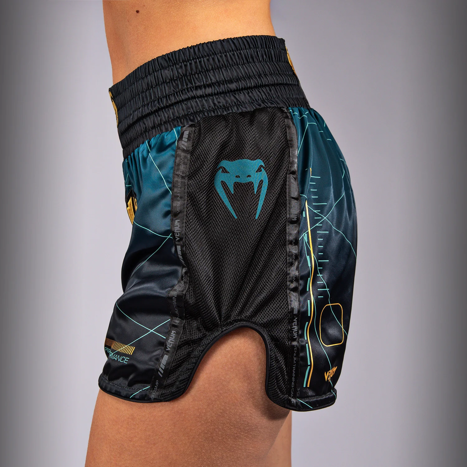 Venum Tactical XT Short Muay Thai Mujer - Negro/Verde Bosque - Image 5