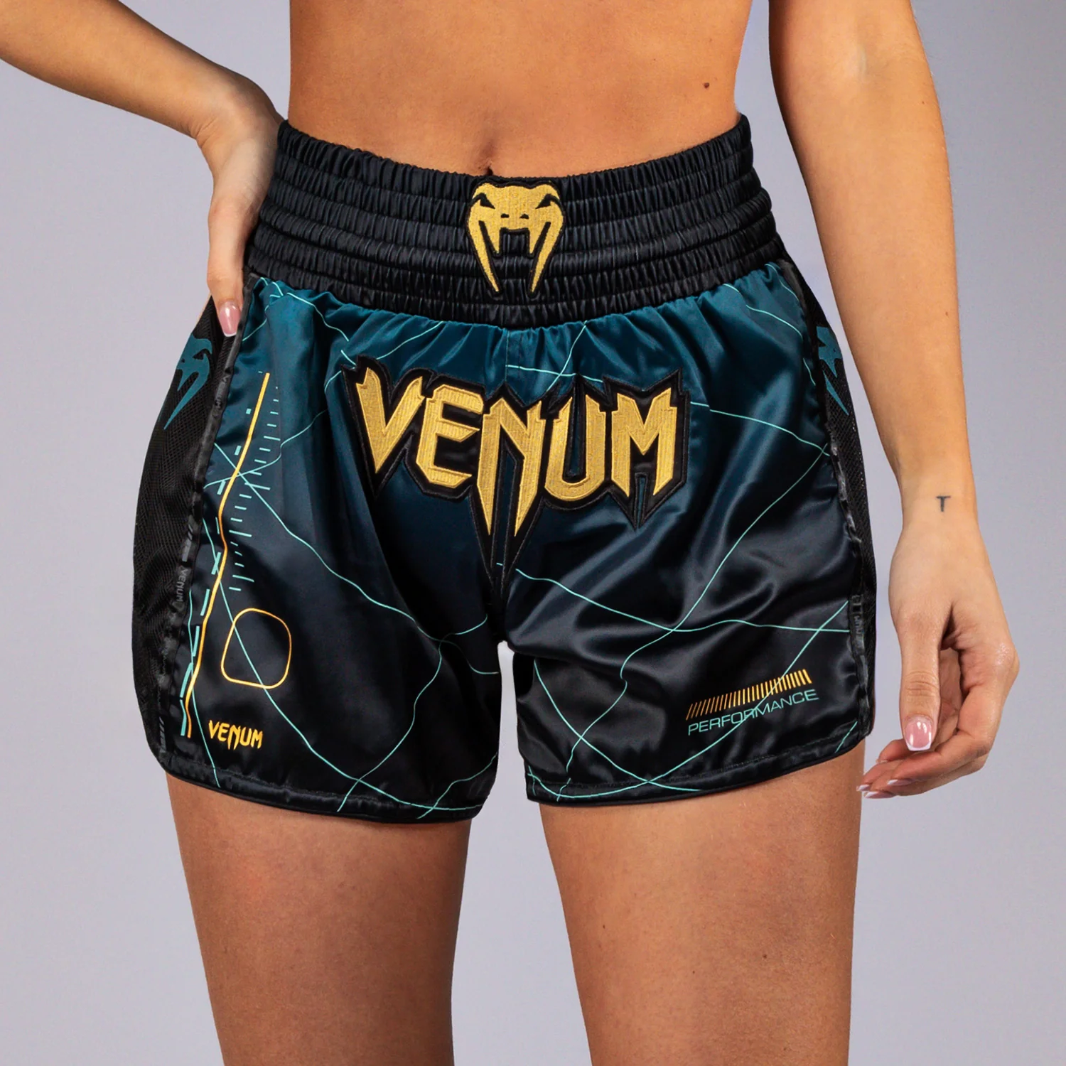 Venum Tactical XT Short Muay Thai Mujer - Negro/Verde Bosque - Image 6