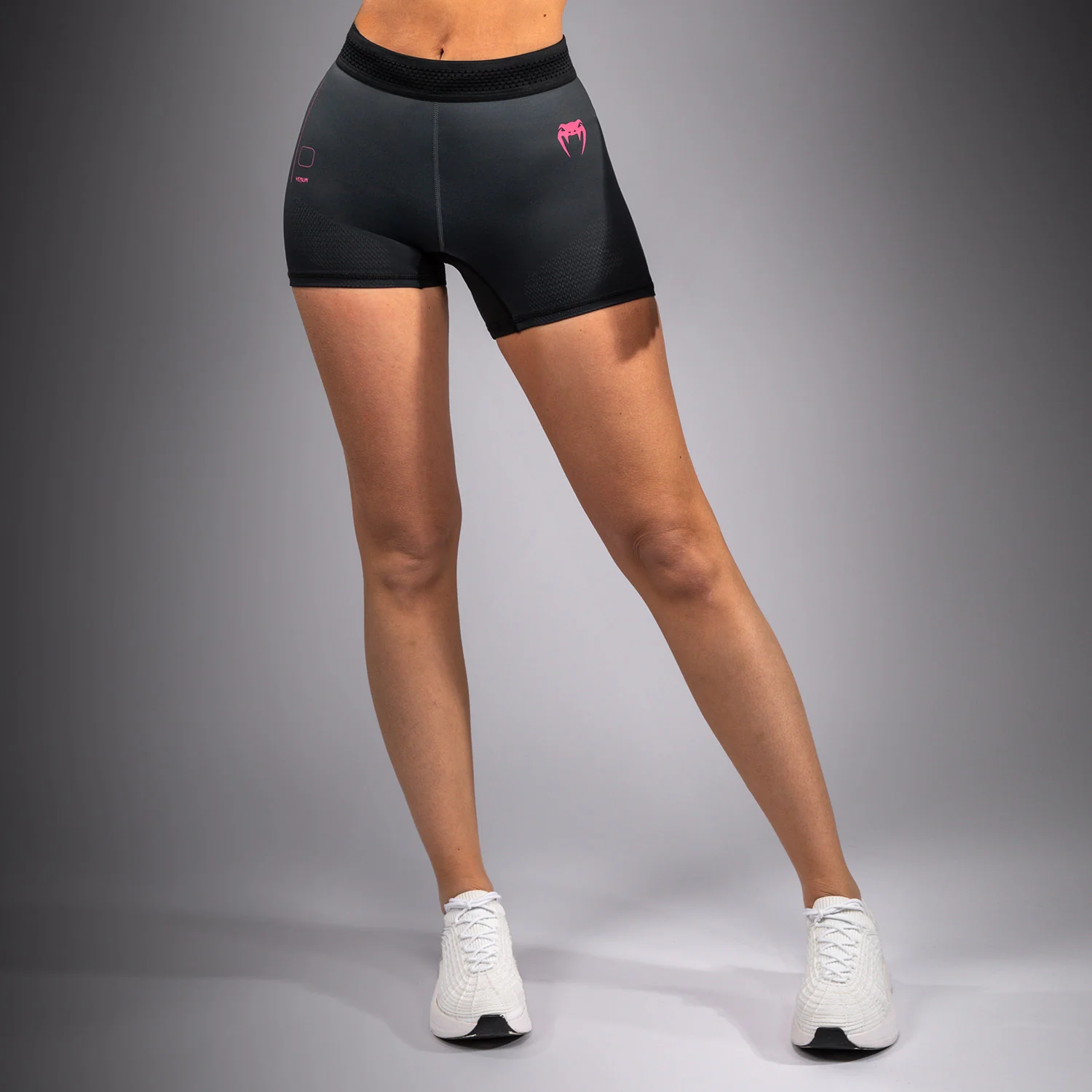 Venum Tactical XT Short Vale Tudo Mujer - Negro/Gris Tormenta - Image 4