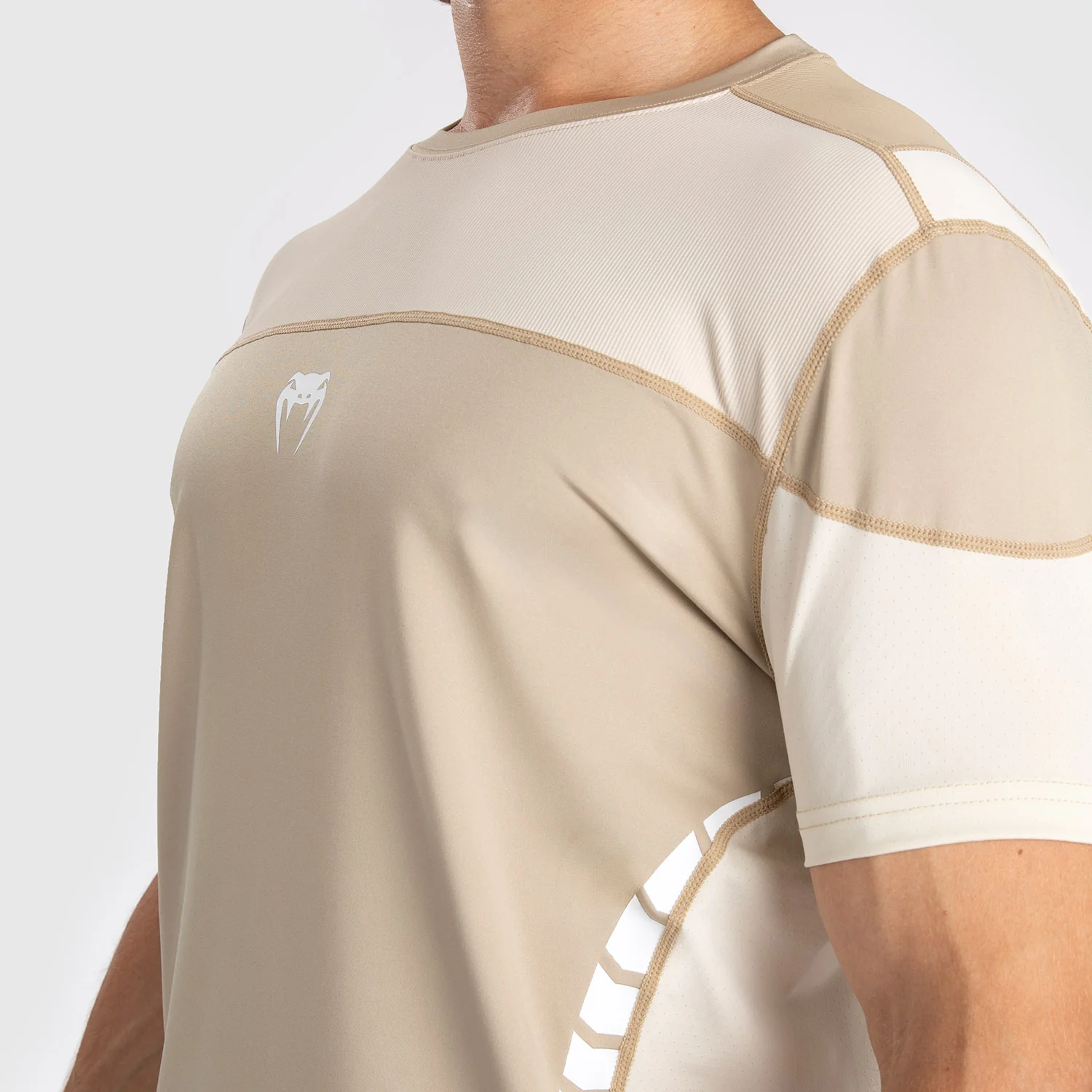 Venum Tempest Camiseta para Hombre Dry-Tech - Beige/Arena - Image 4