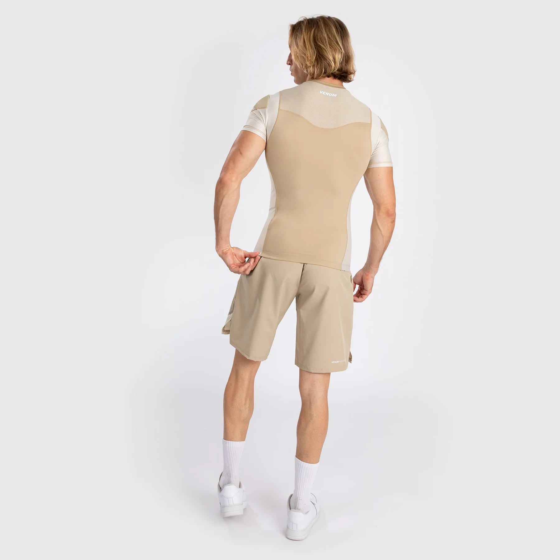Venum Tempest Rashguard De Manga Corta para Hombre - Beige/Arena - Image 3