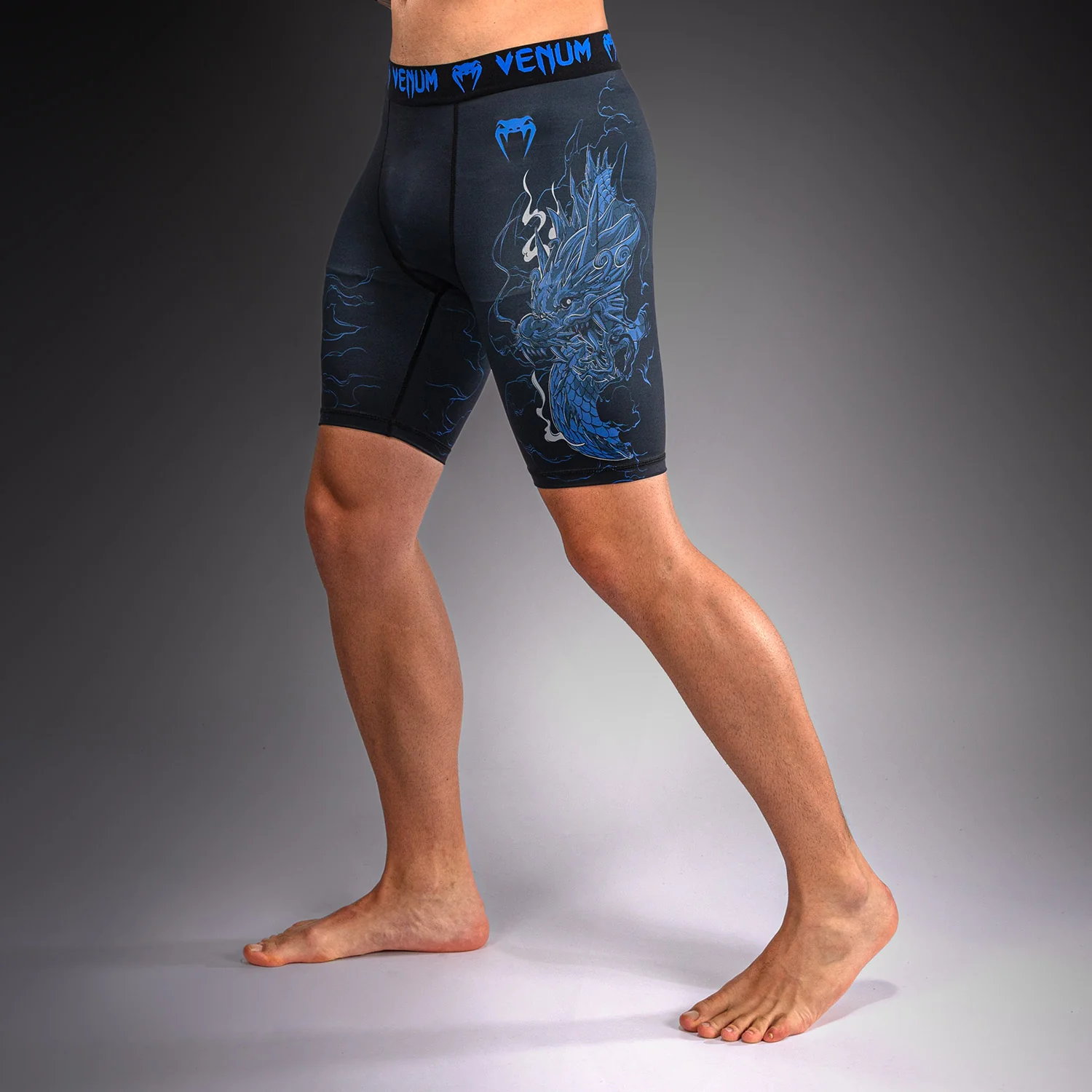 Venum Thunder Dragon Short de Compresión – Negro/Azul Real - Image 2