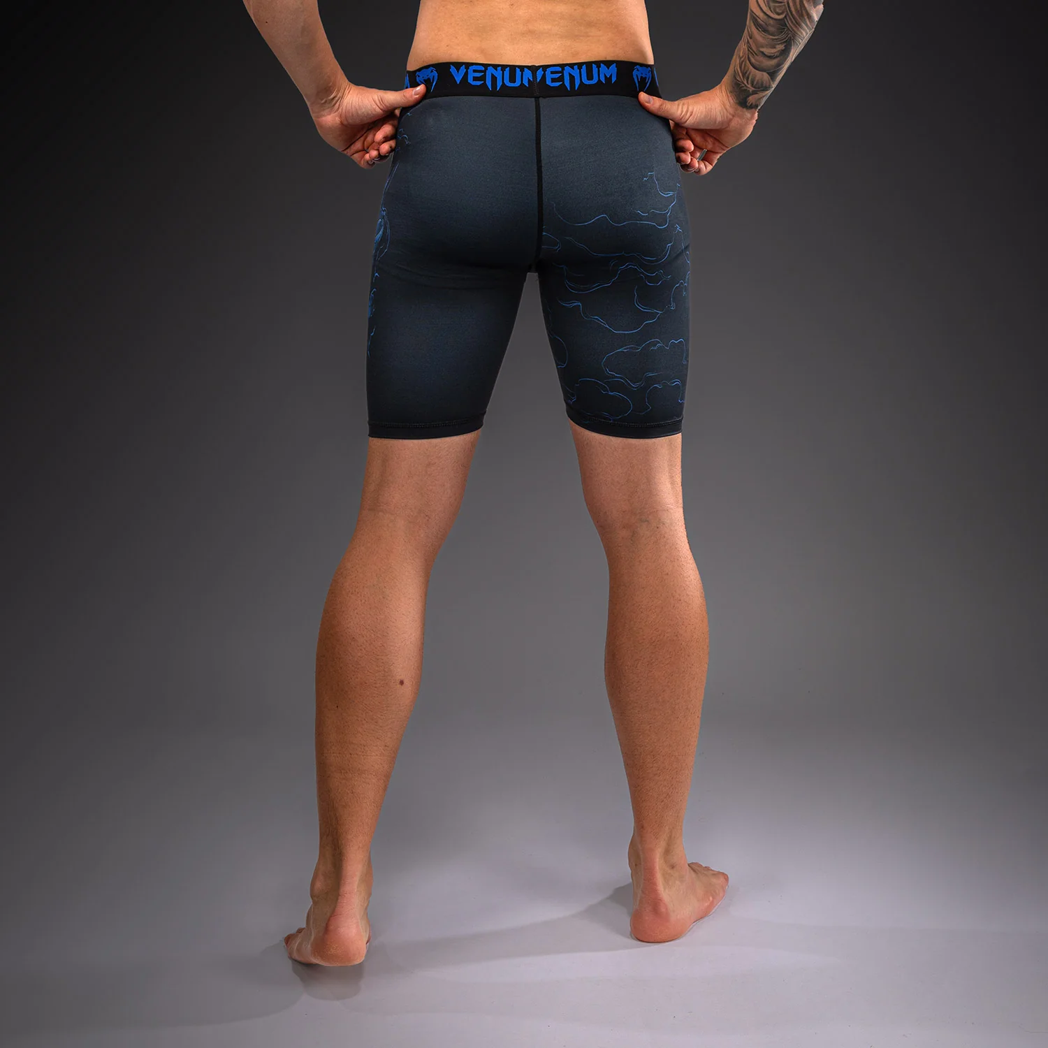 Venum Thunder Dragon Short de Compresión – Negro/Azul Real - Image 5