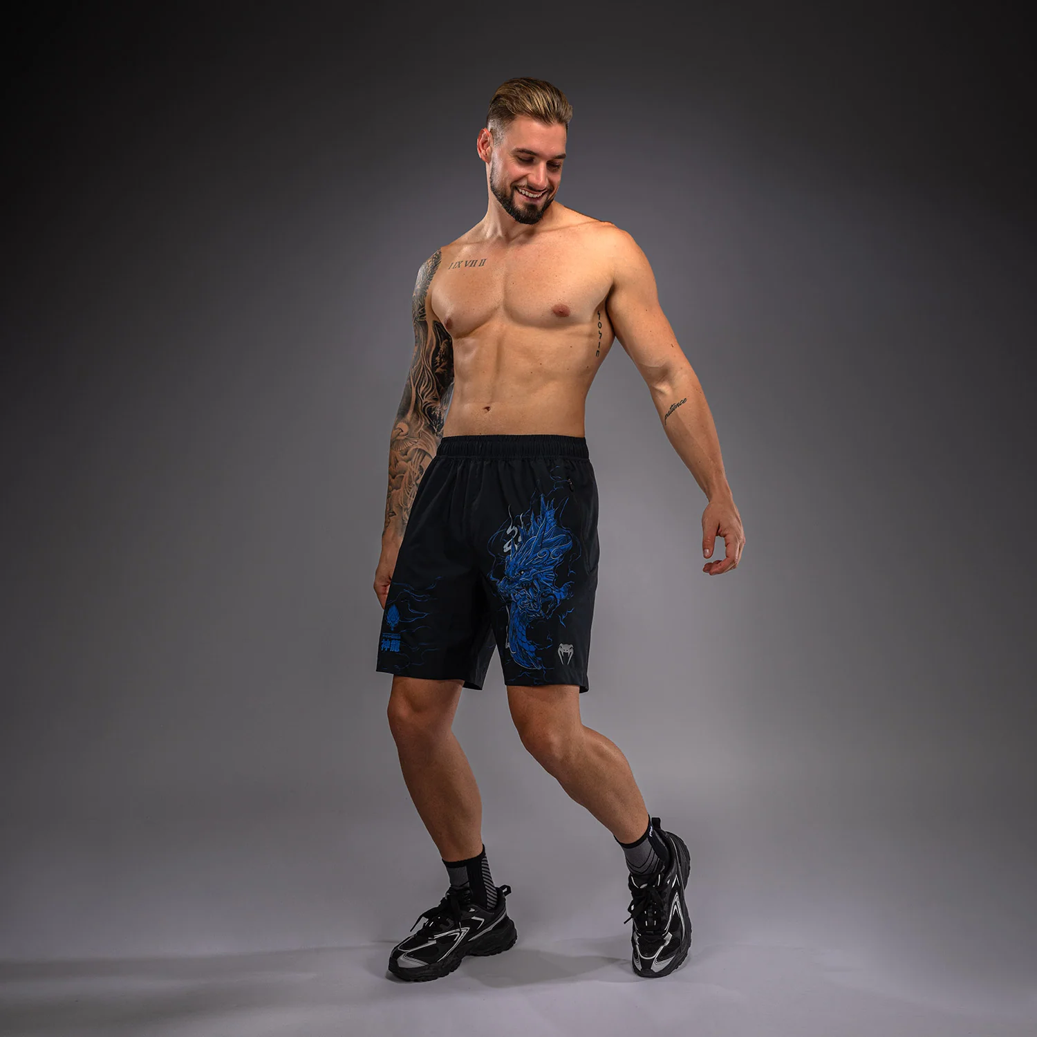 Venum Thunder Dragon Short de Entrenamiento – Negro/Azul Real - Image 2