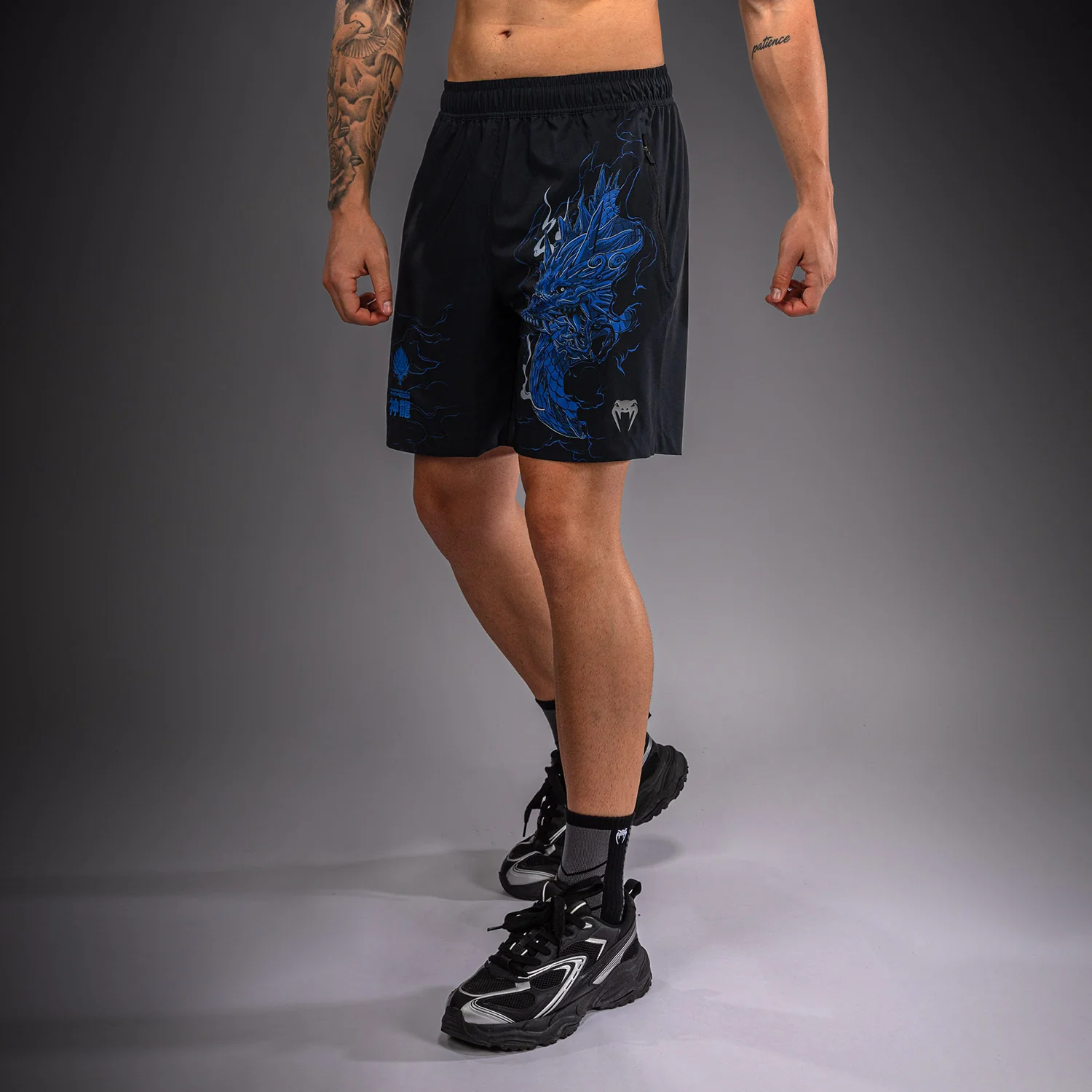 Venum Thunder Dragon Short de Entrenamiento – Negro/Azul Real - Image 3