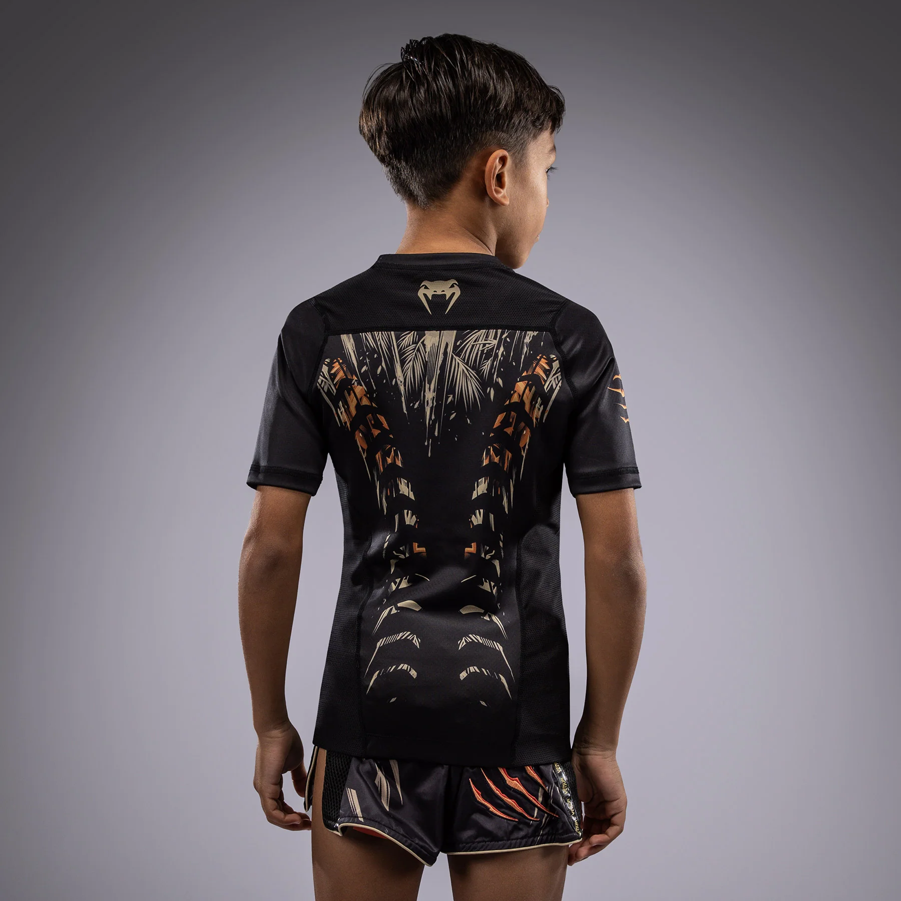 Venum Tiger Camiseta Rashguard de Manga Corta para Niños - Negro/Naranja Neón - Image 3