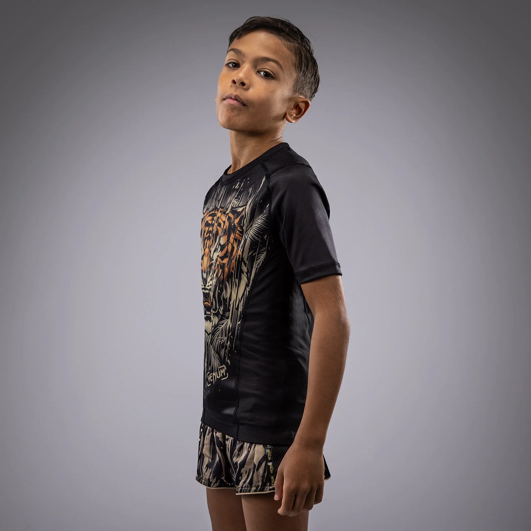 Venum Tiger Camiseta Rashguard de Manga Corta para Niños - Negro/Naranja Neón - Image 5
