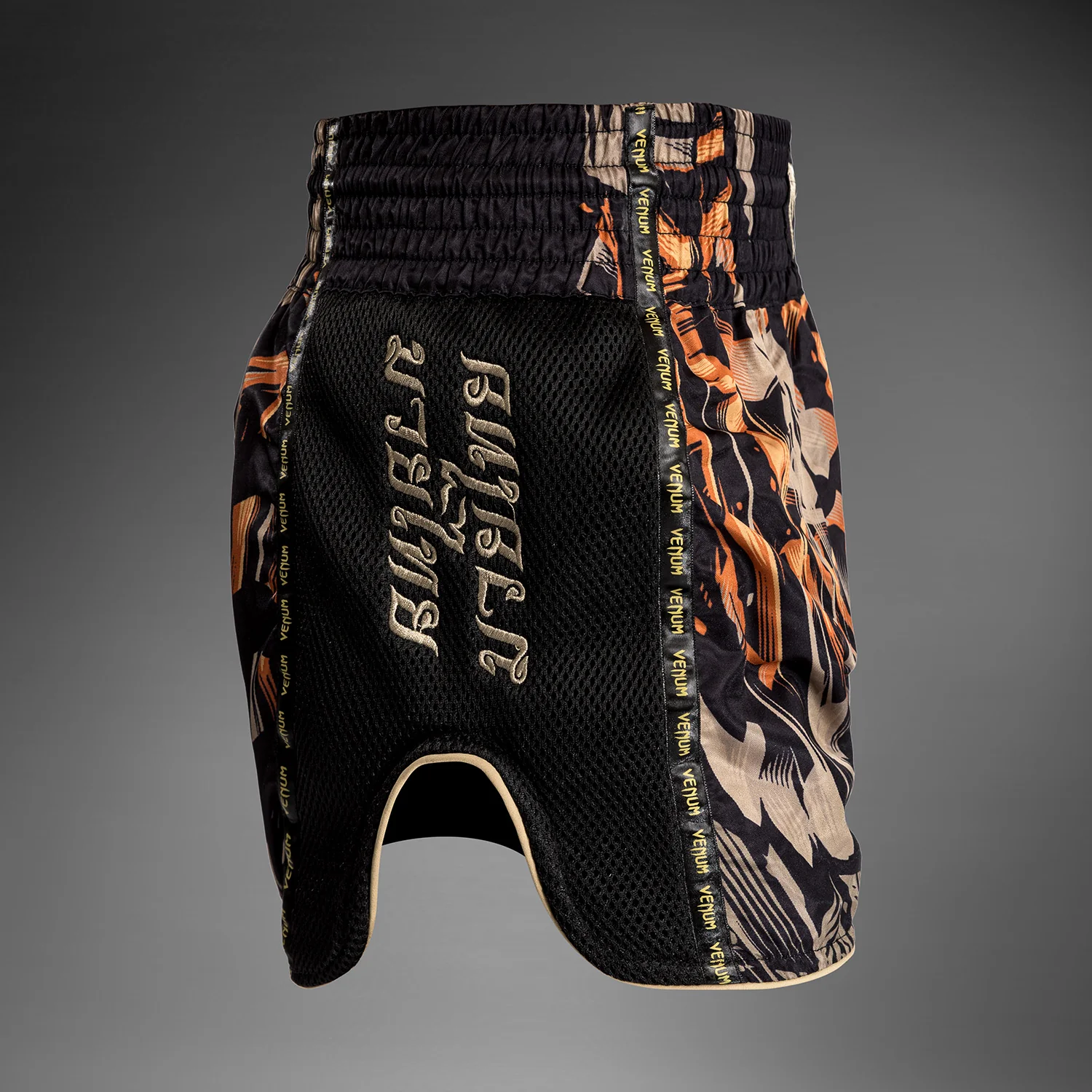 Venum Tiger Pantalones Cortos de Muay Thai - Negro/Naranja Neón - Image 4