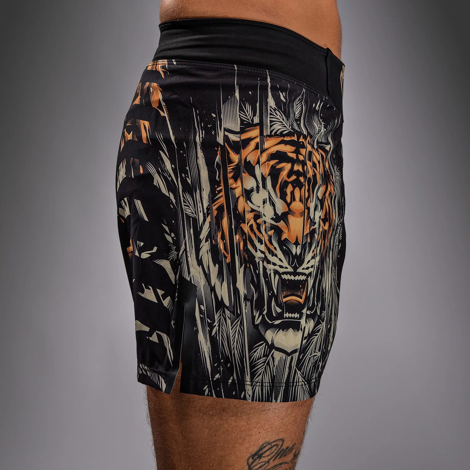 Venum Tiger Pantalones de Lucha para Hombre - Negro/Naranja Neón - Image 6