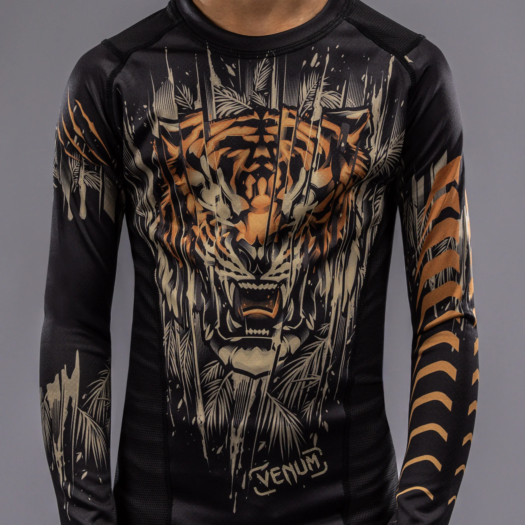Venum Tiger Rashguard de Manga Larga para Niños - Negro/Naranja Neón - Image 4